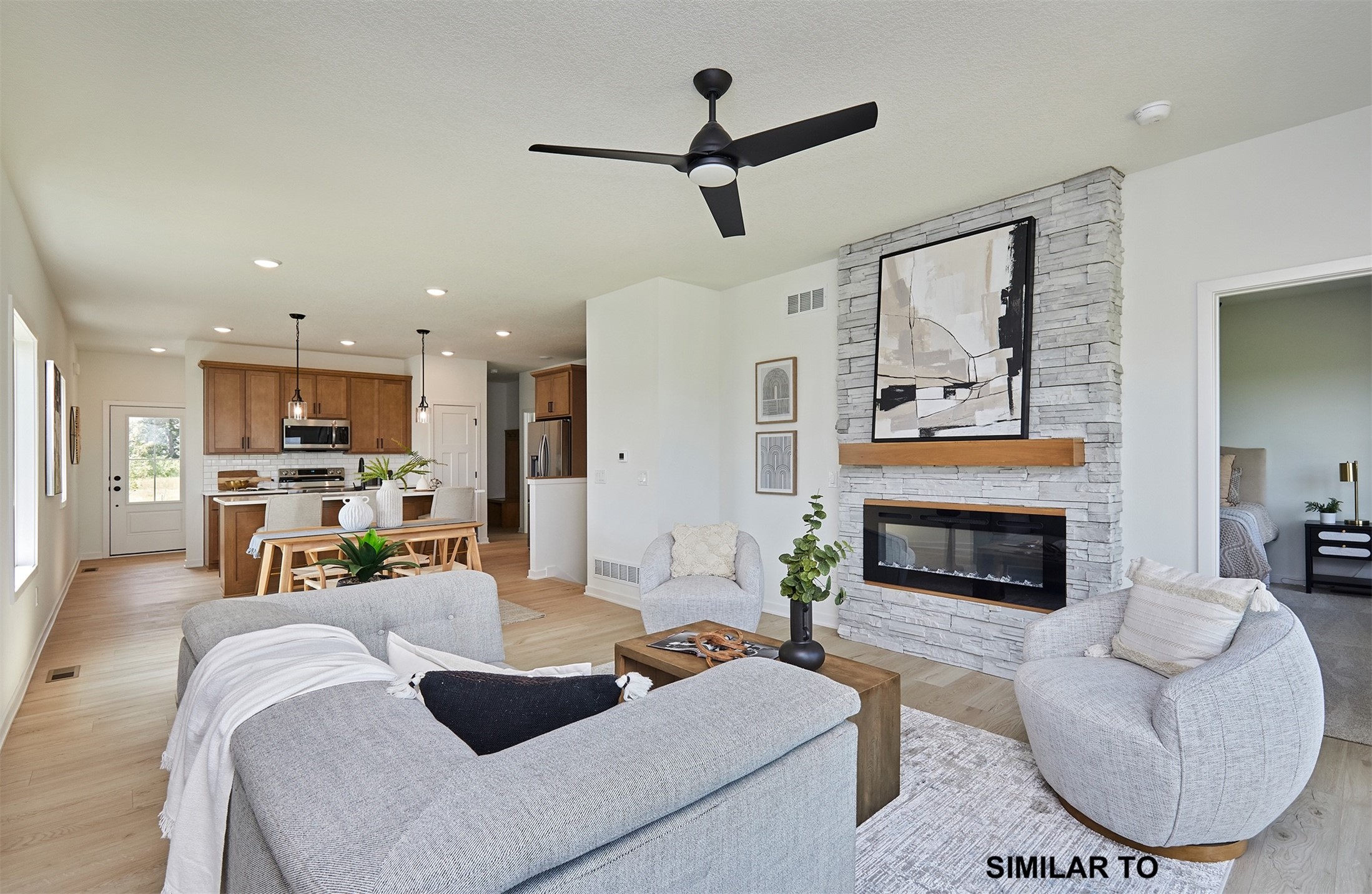 110 NW Rolling Circle Property Photo 1