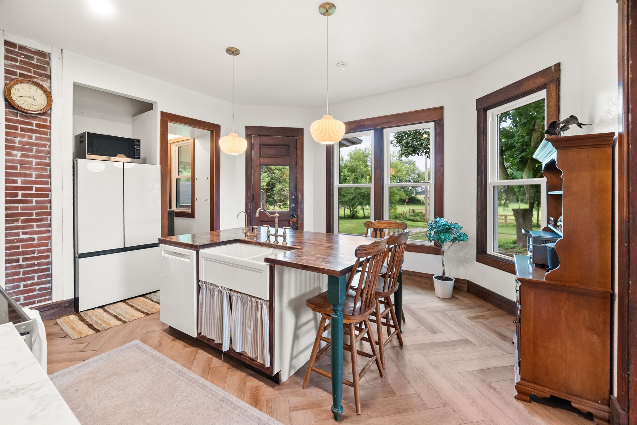 19562 N Avenue Property Photo 6