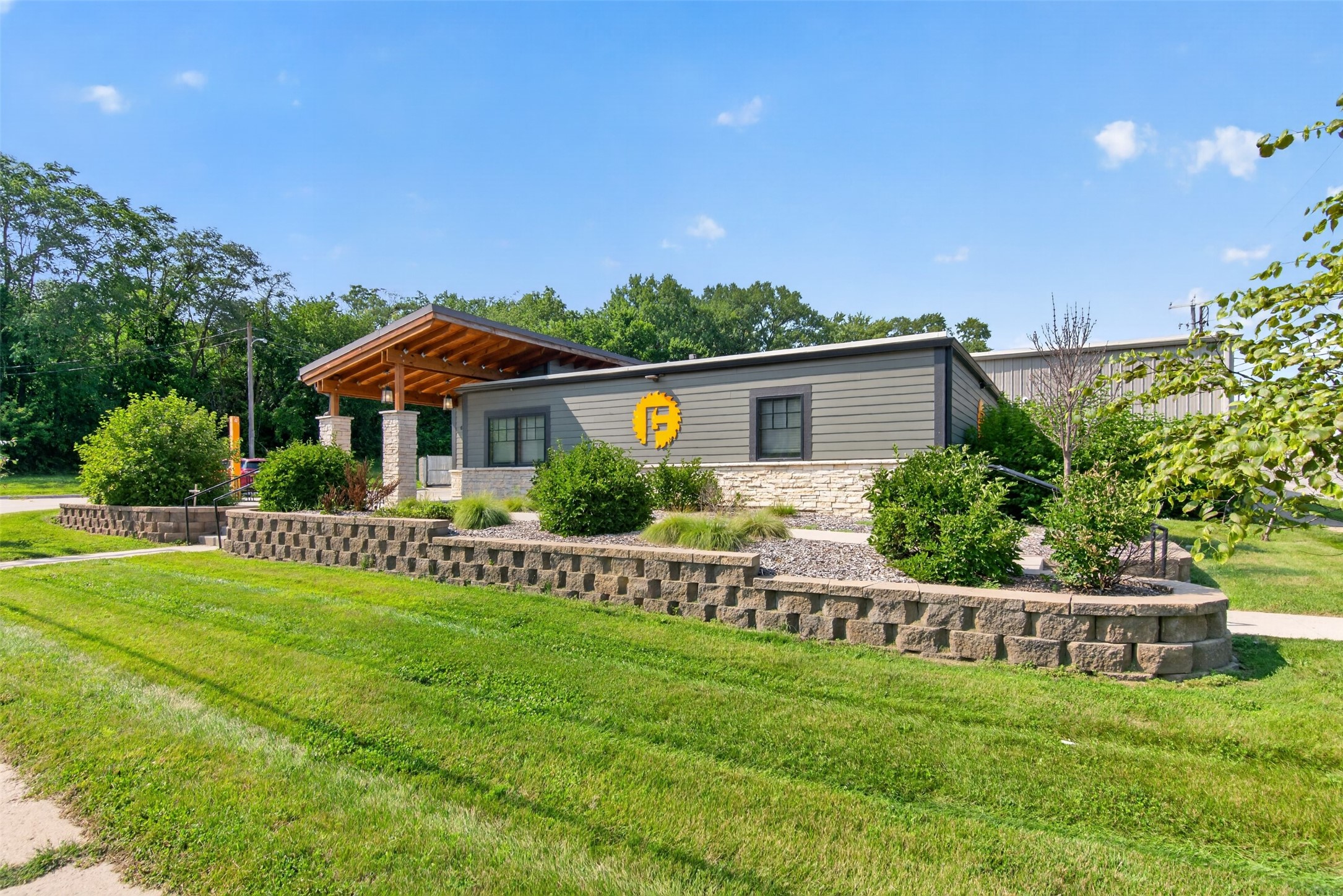 2401 Hickman Road Property Photo 1