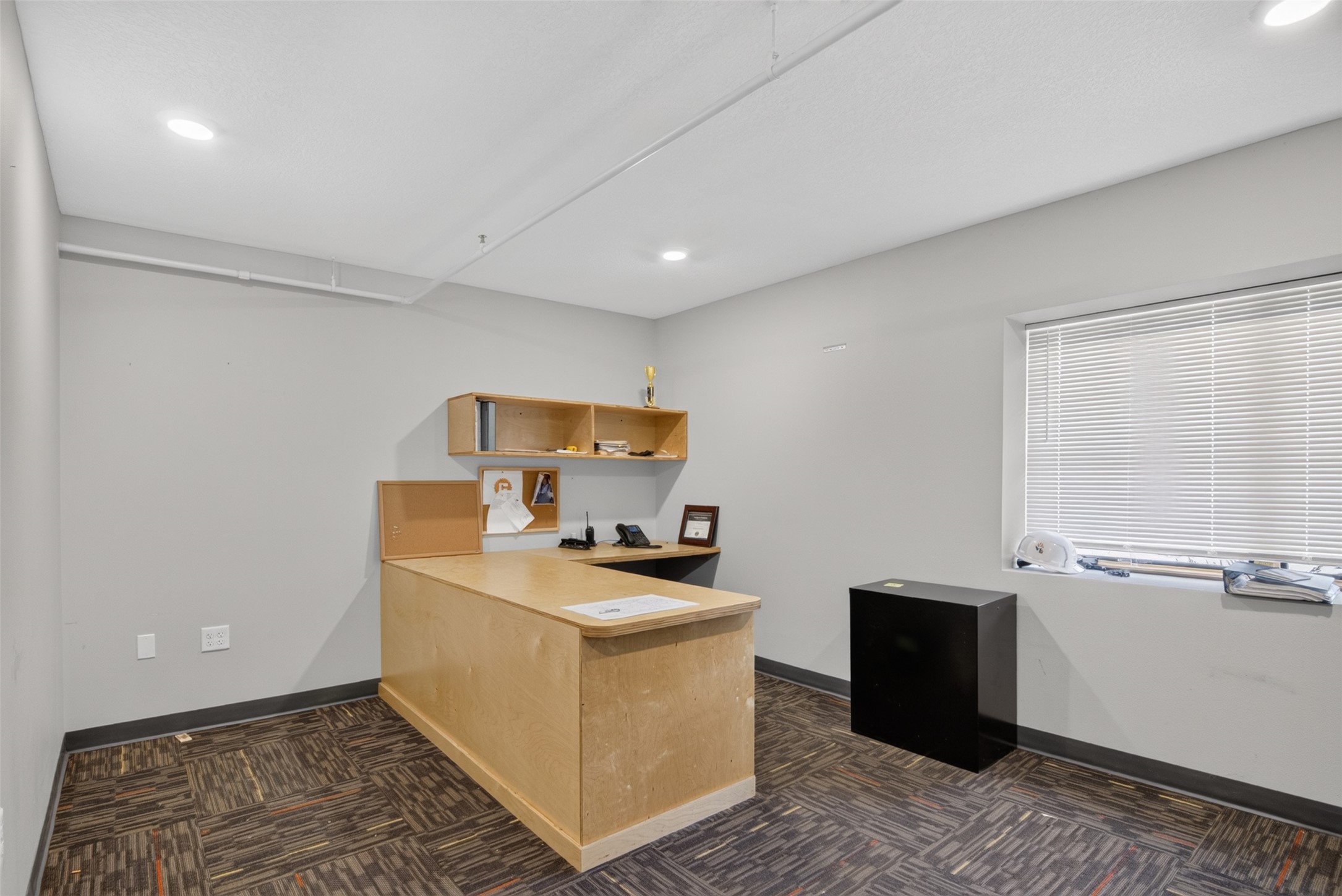2401 Hickman Road Property Photo 10