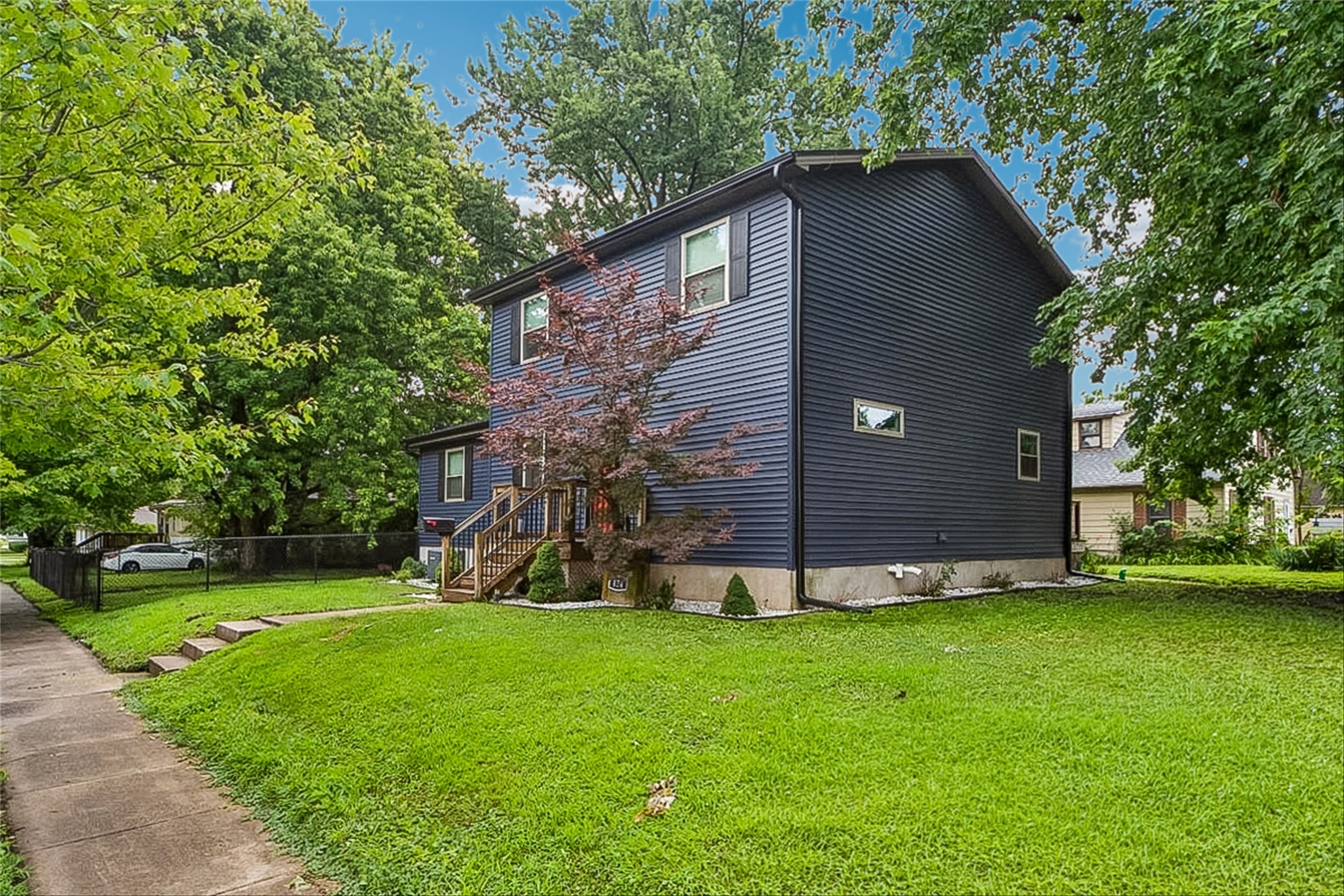 424 W 5th Street Property Photo 2