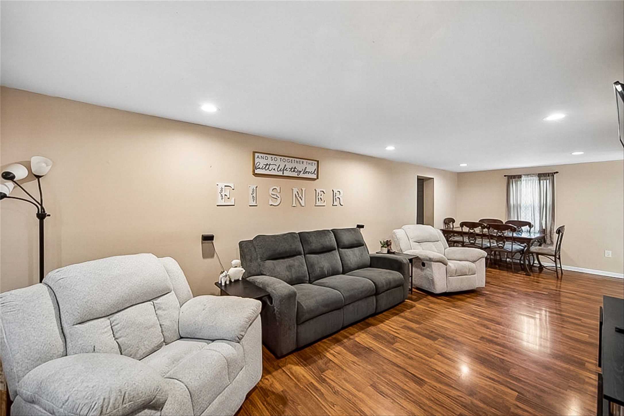 424 W 5th Street Property Photo 3