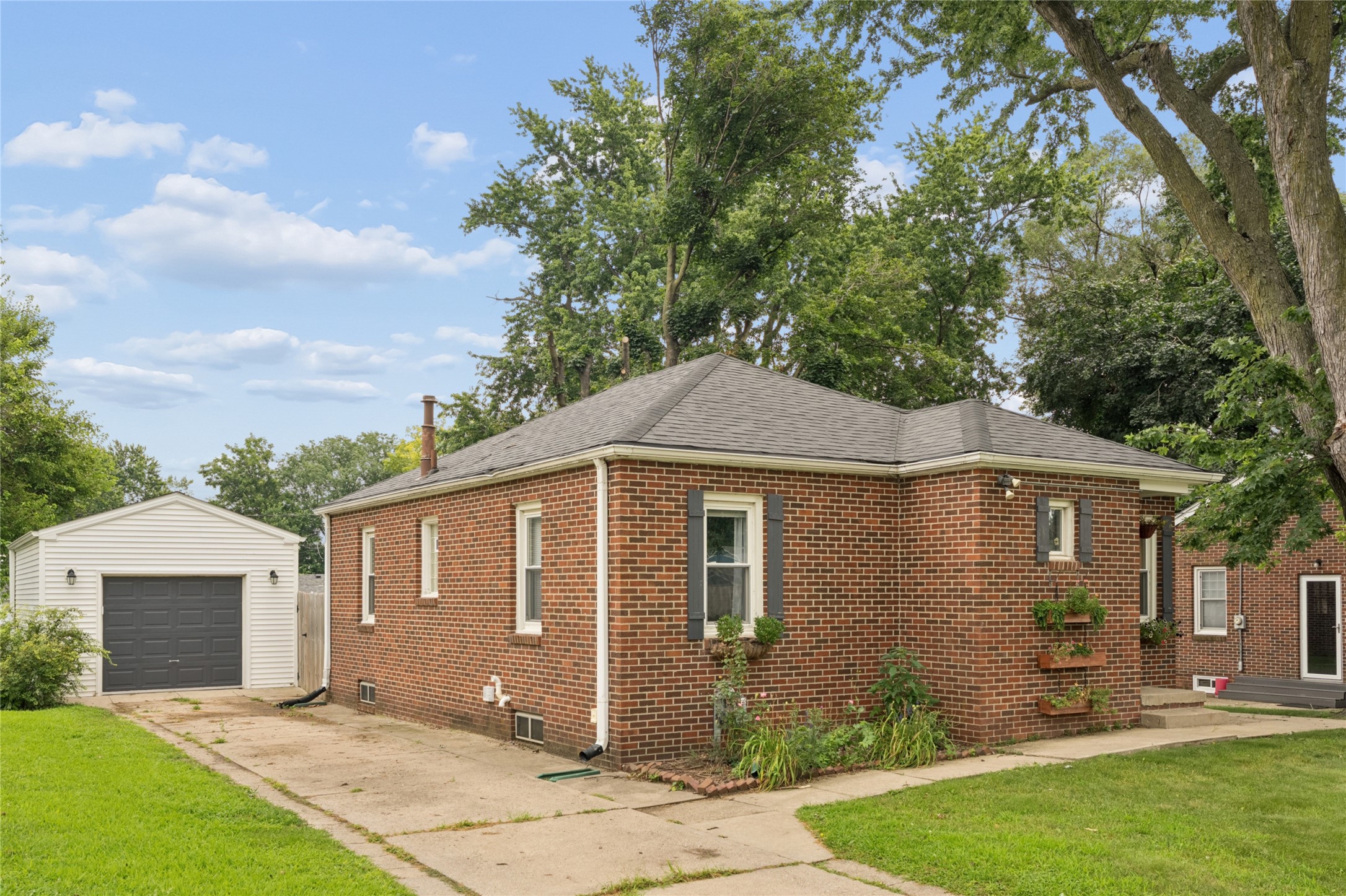 809 10th Street Property Photo 2