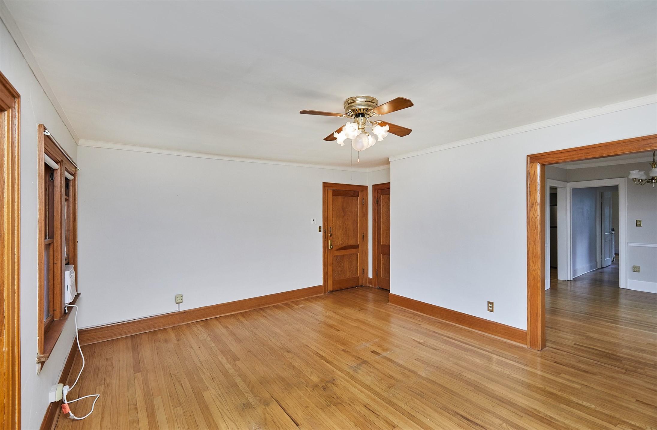 3936 University Avenue 4 Property Photo 2