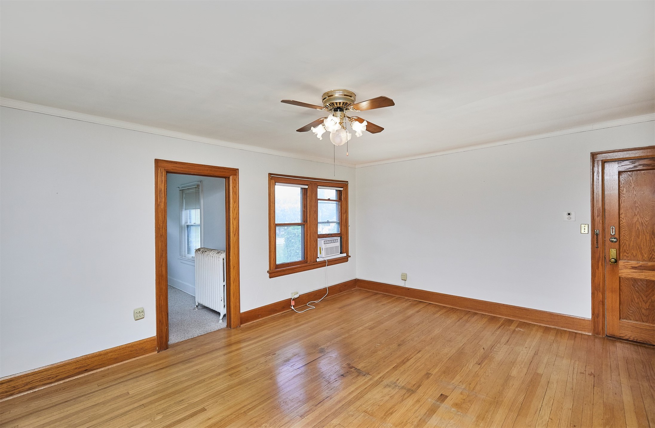 3936 University Avenue 4 Property Photo 3
