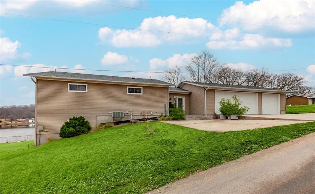 8104 Lakeshore Drive Property Photo 3