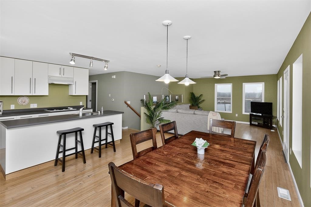 8104 Lakeshore Drive Property Photo 8