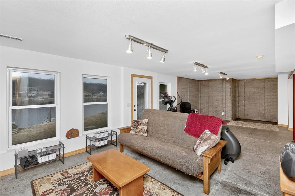 8104 Lakeshore Drive Property Photo 19