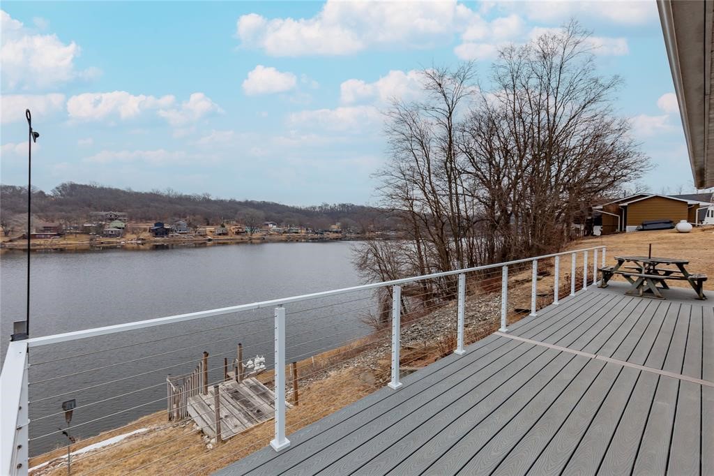 8104 Lakeshore Drive Property Photo 25