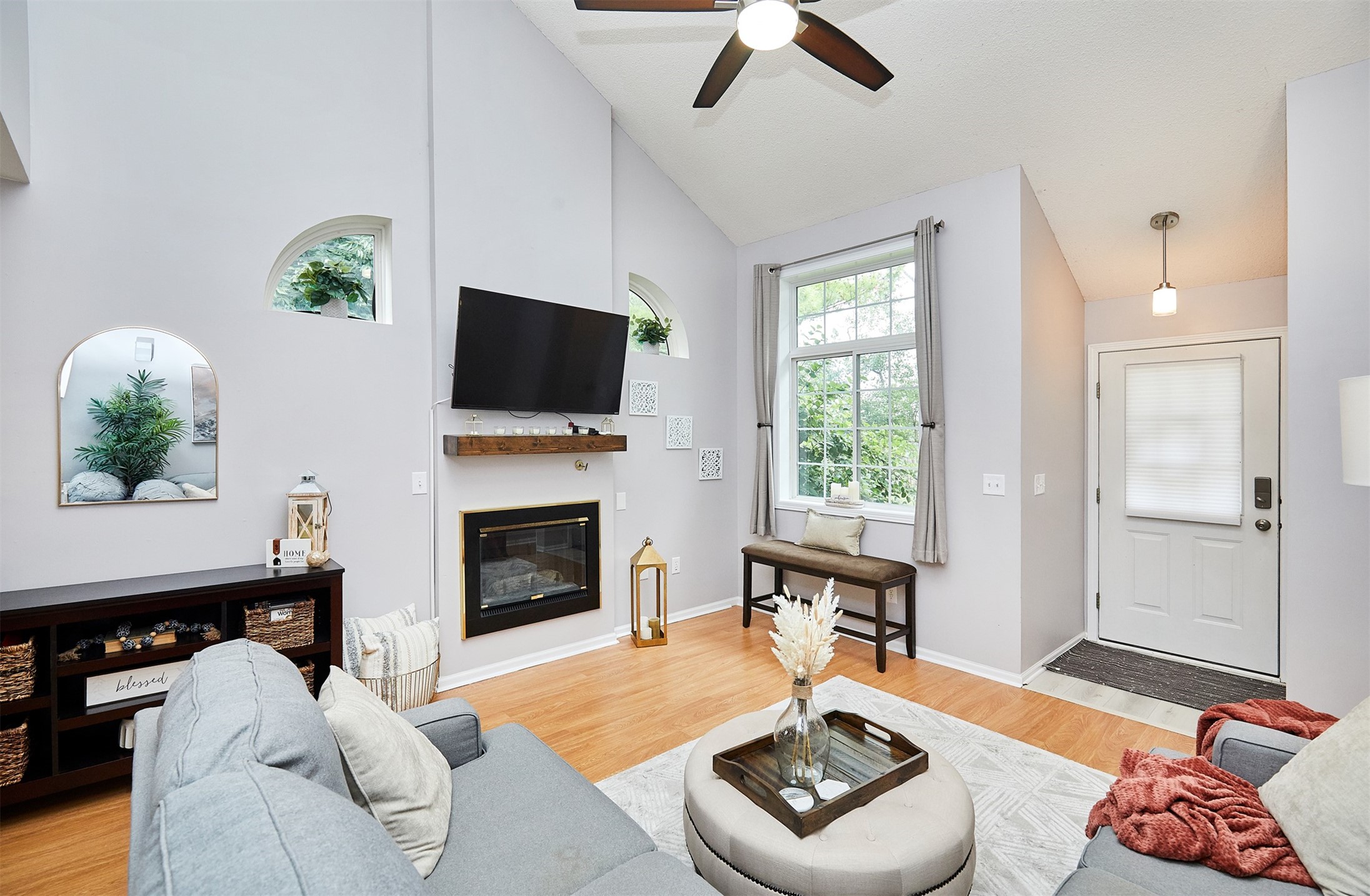 150 S Prairie View Drive 606 Property Photo 1