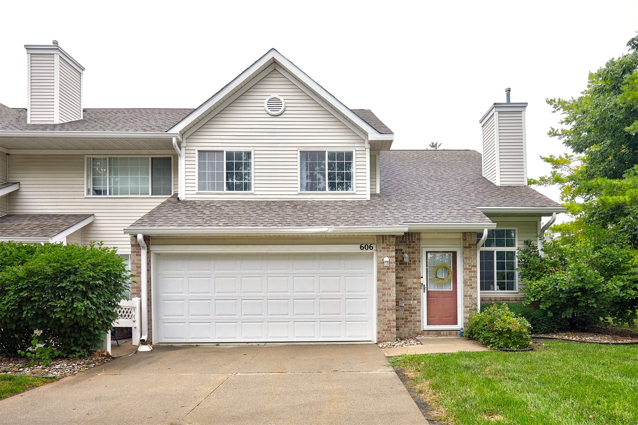 150 S Prairie View Drive 606 Property Photo 2