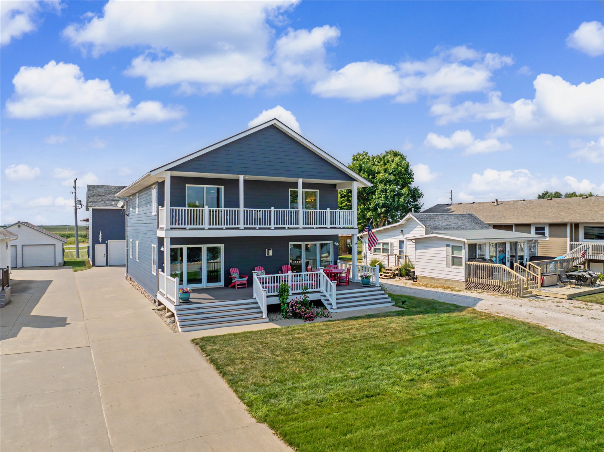 7406 Twin Lakes Road Property Photo 1