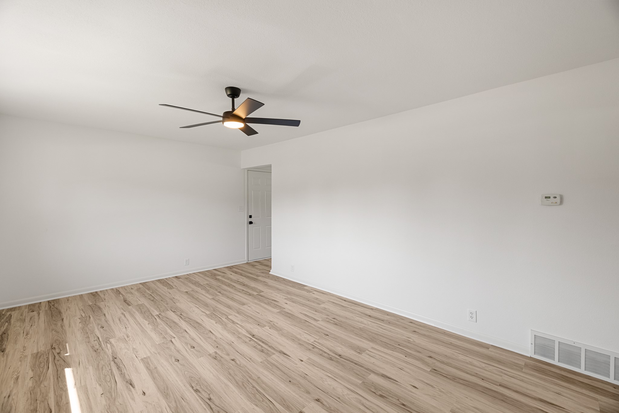 612 Dallas Street Property Photo 8