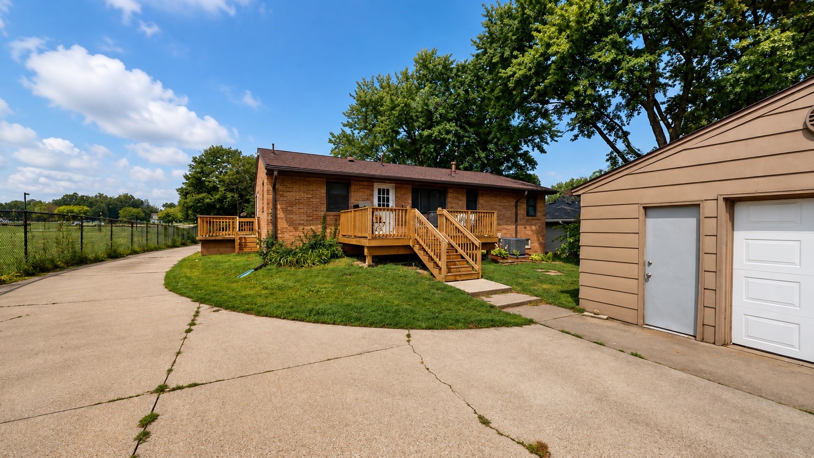 811 6th Street Property Photo 28