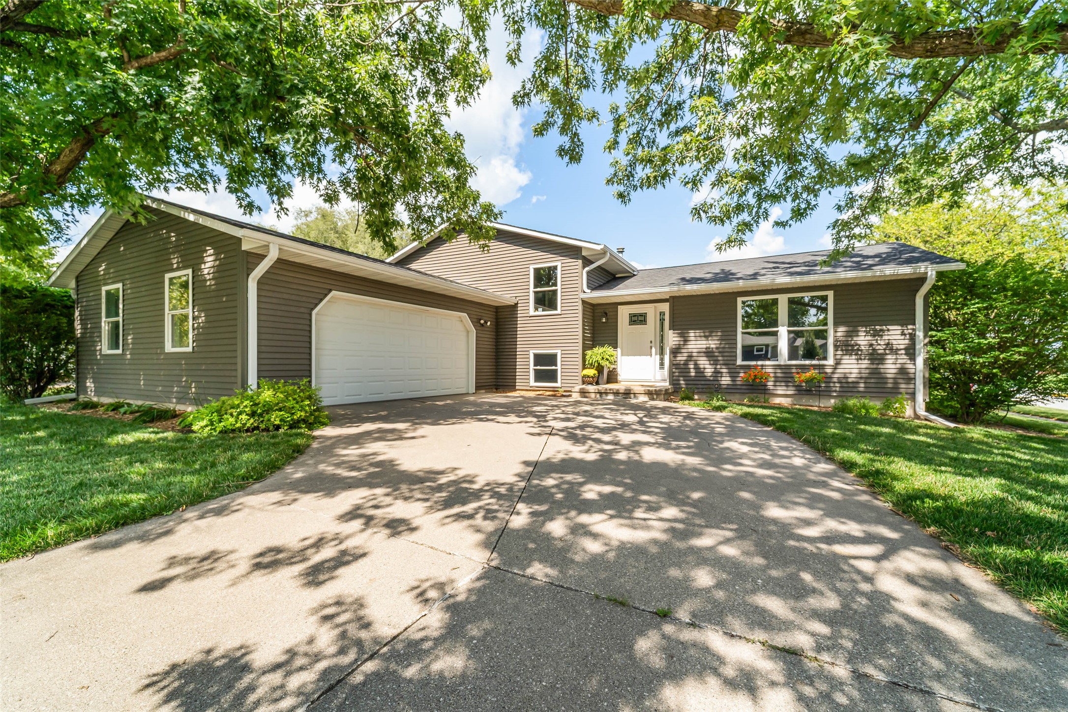 2401 White Oak Drive Property Photo 1