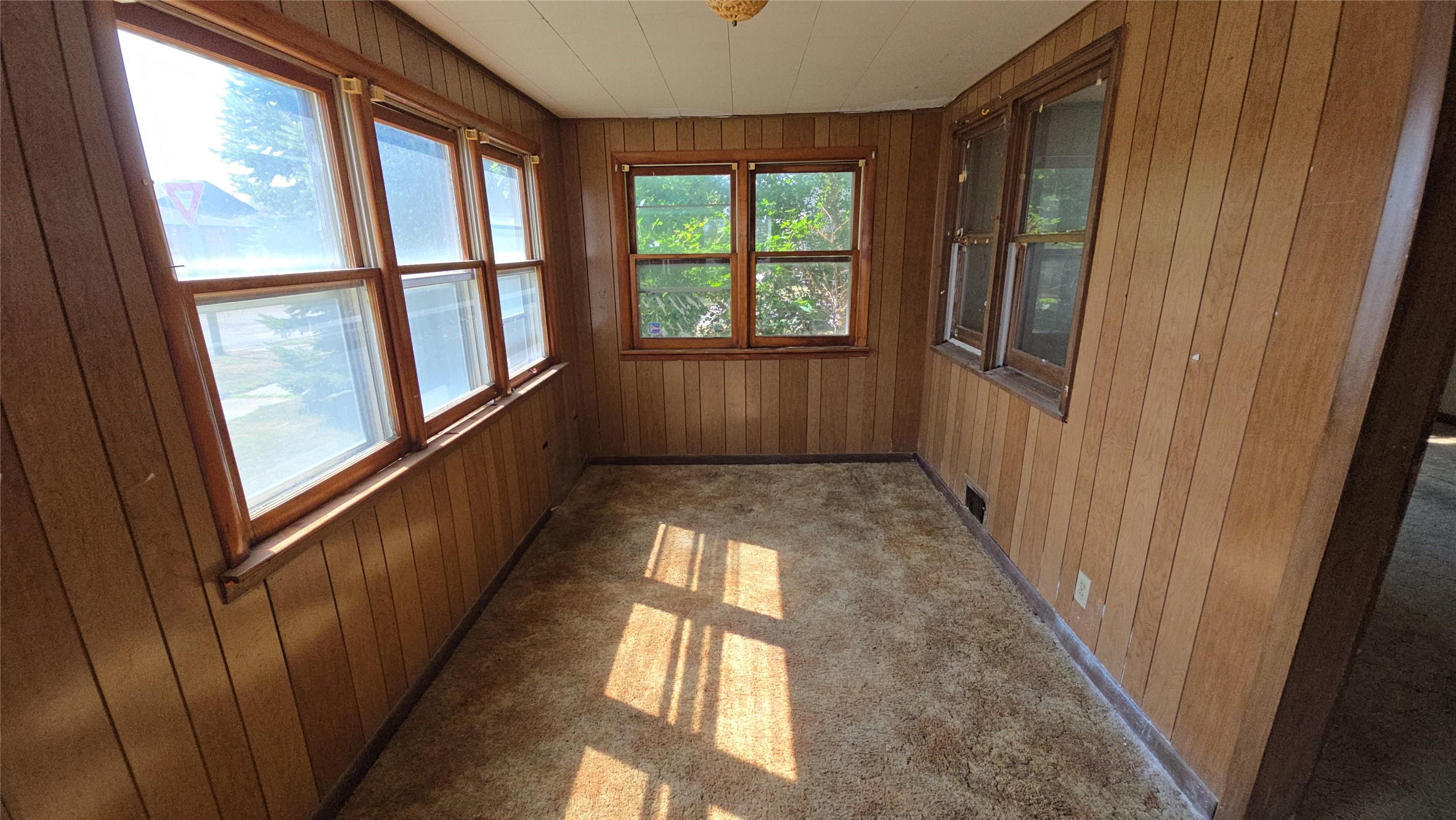 103 N 4th Avenue Property Photo 8