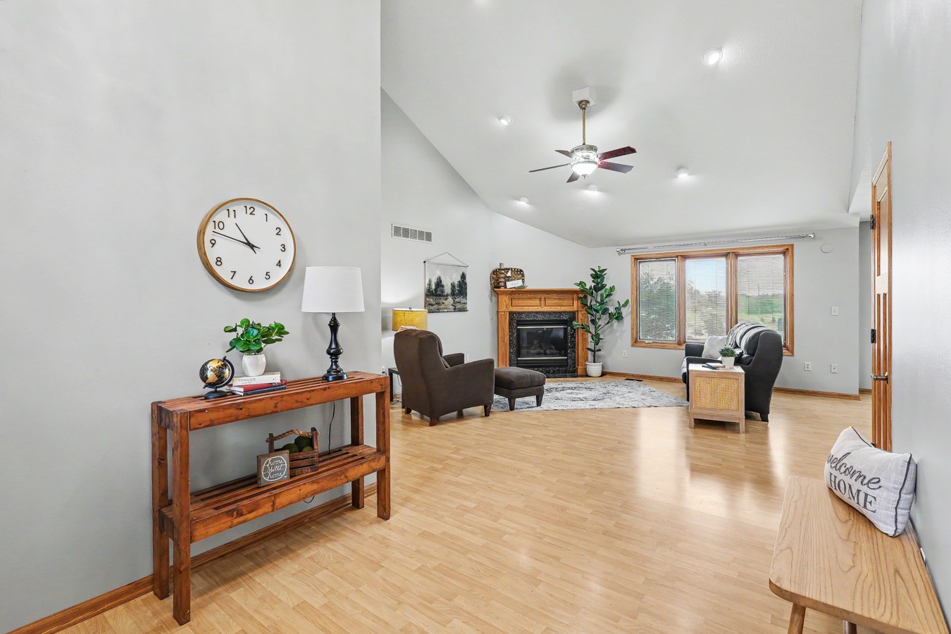 2521 Hemel Drive Property Photo 3