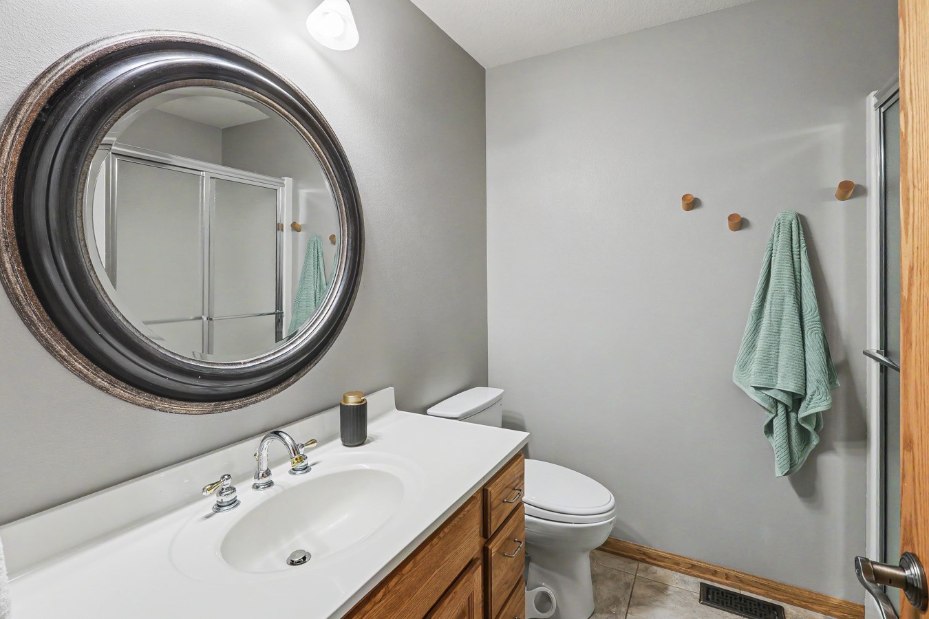2521 Hemel Drive Property Photo 19