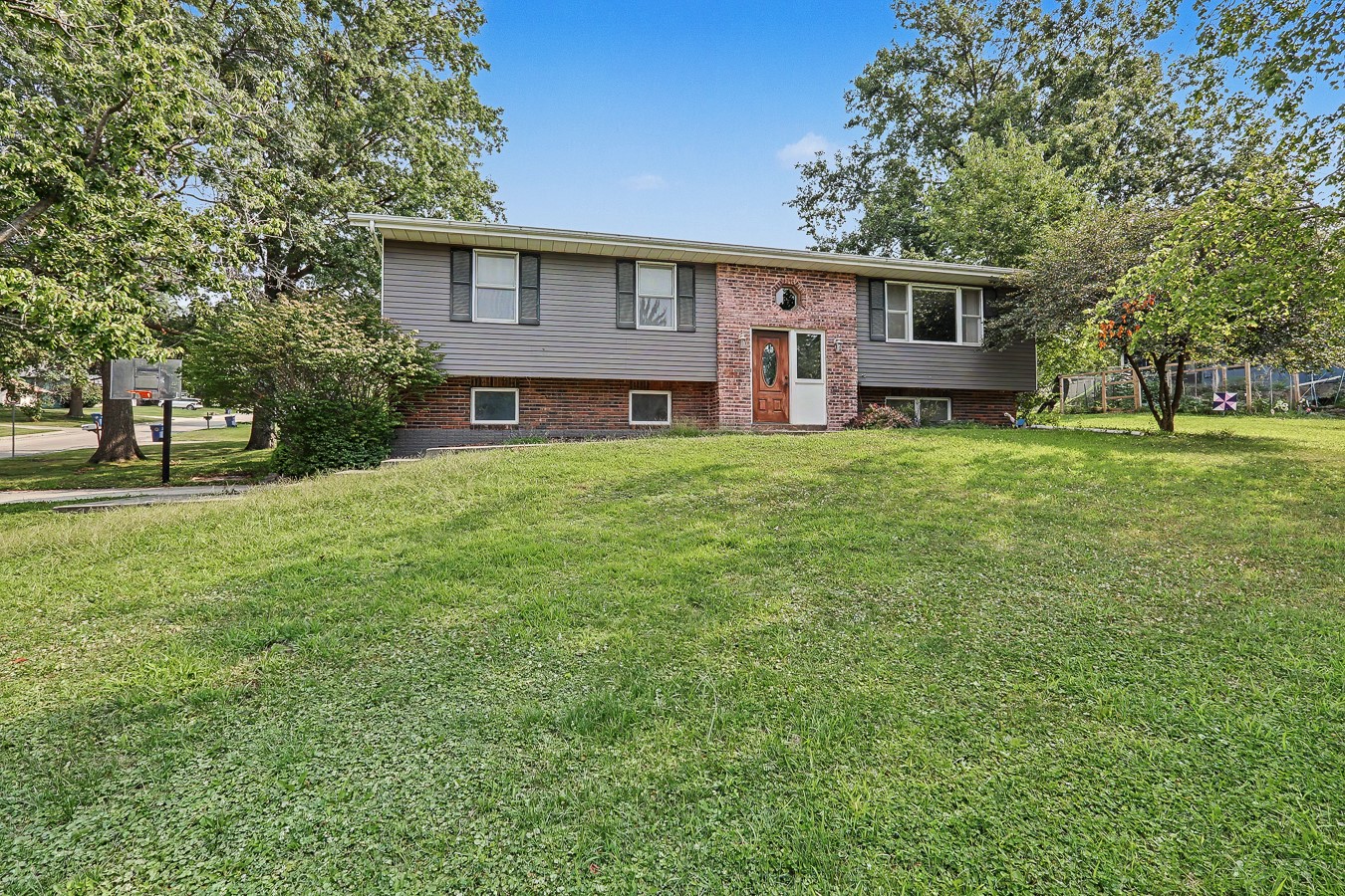 1020 Park Lane Property Photo 1