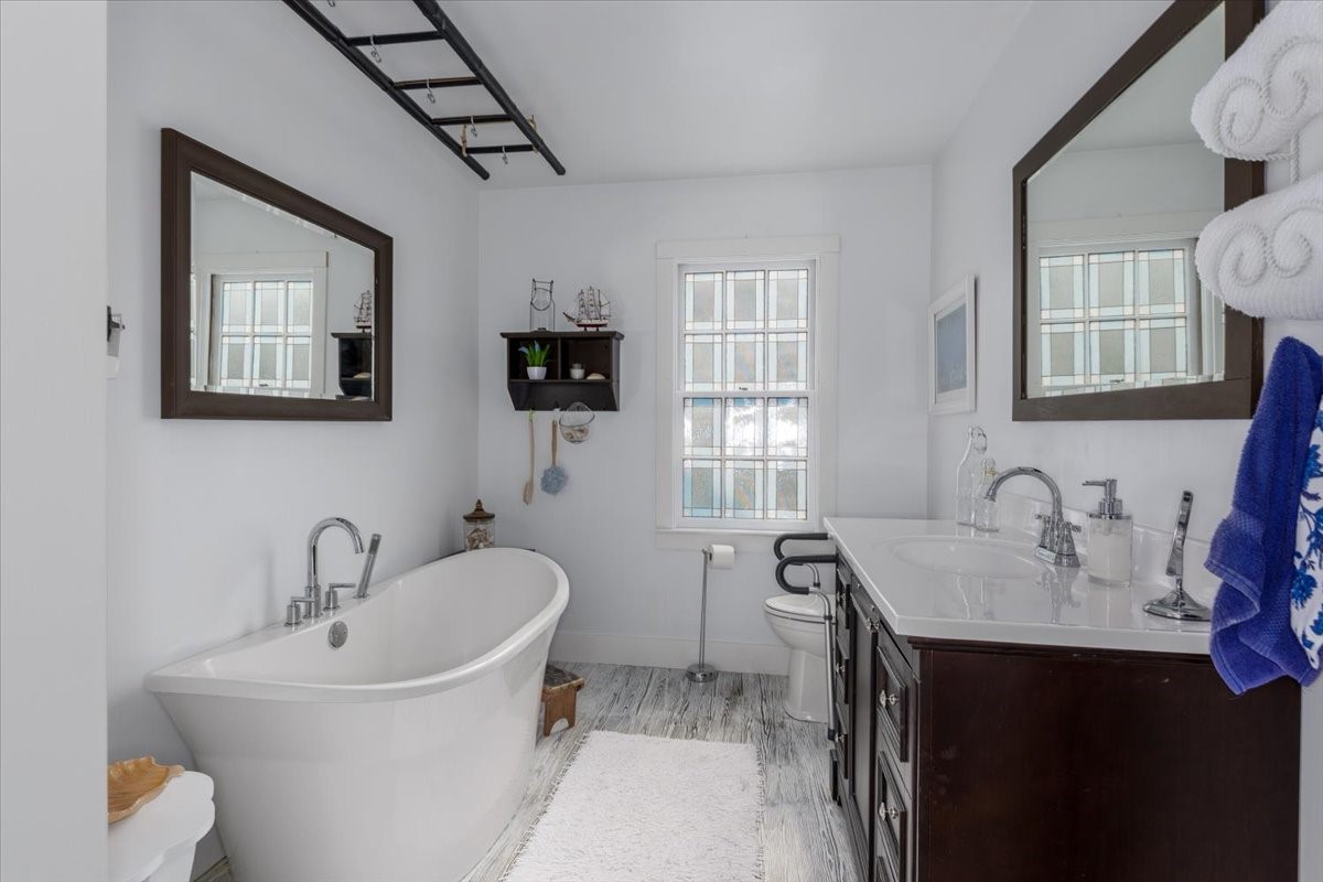 706 Division Street Property Photo 20