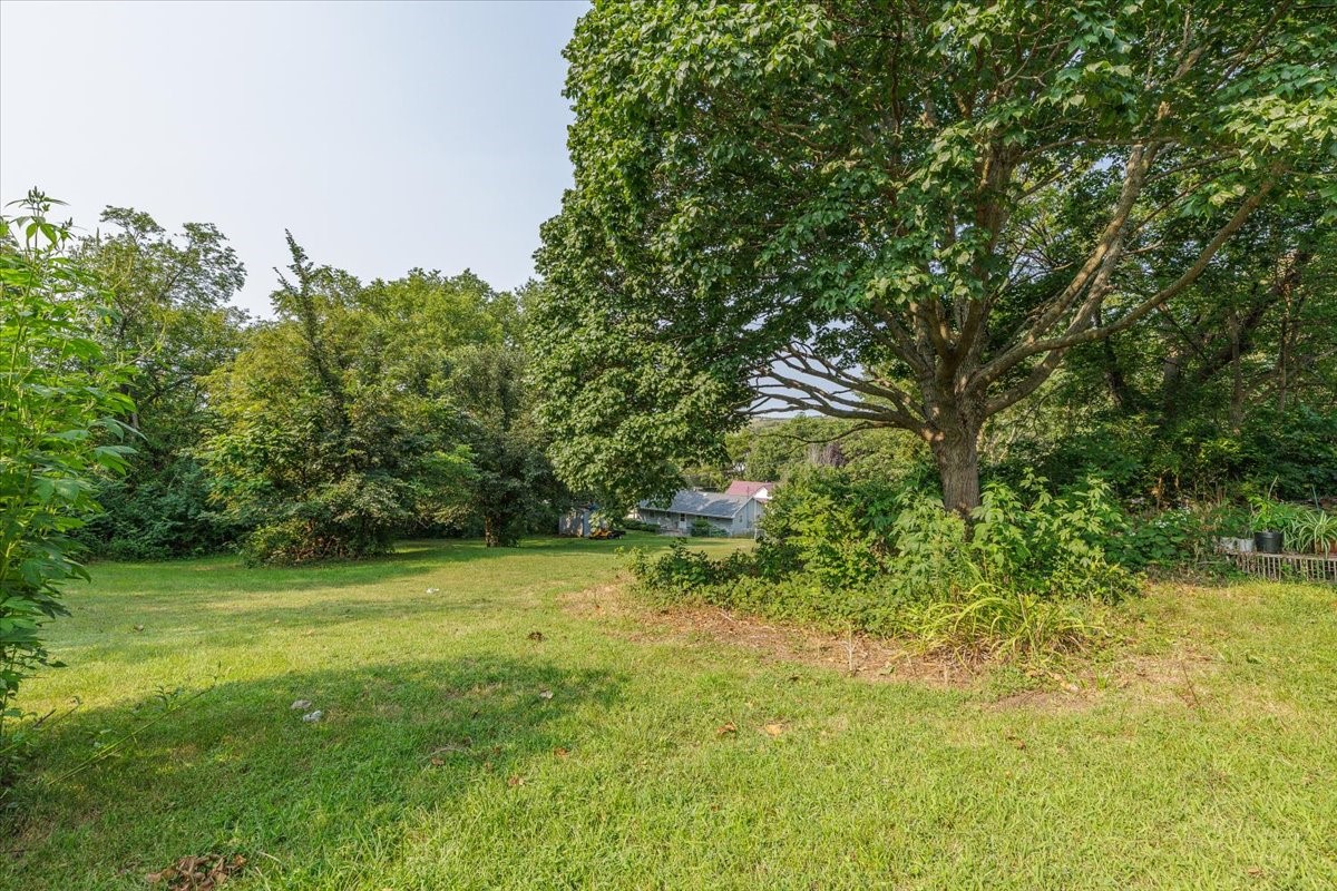 706 Division Street Property Photo 27