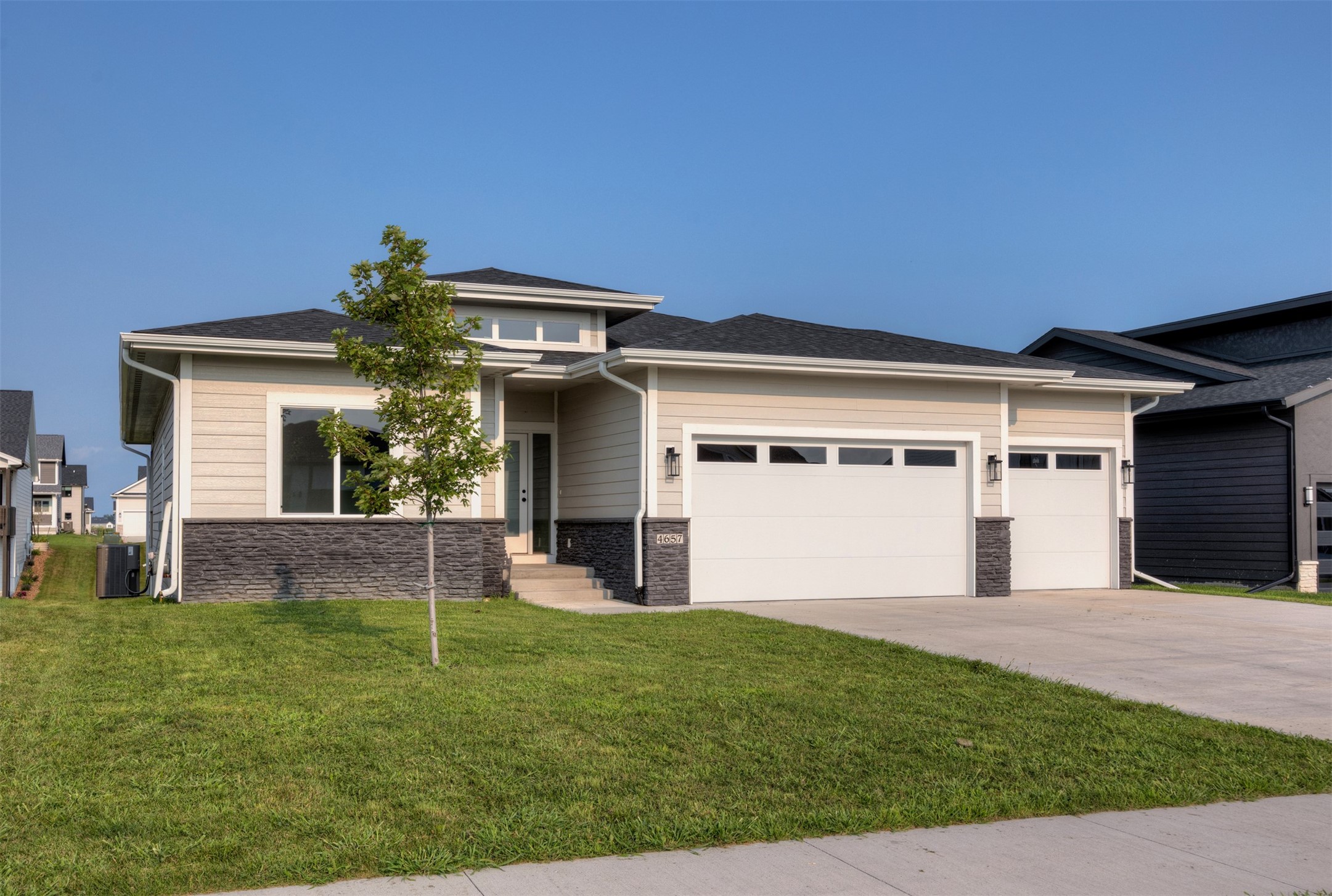 4657 179th Street Property Photo 1