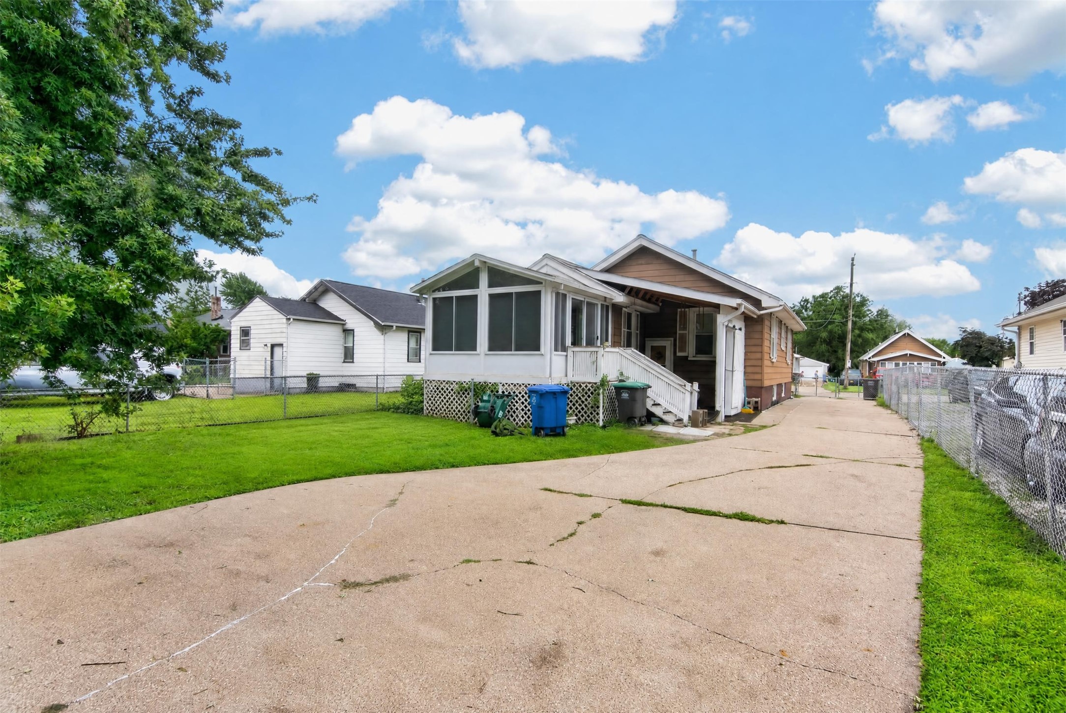 2818 E Grand Avenue Property Photo 17