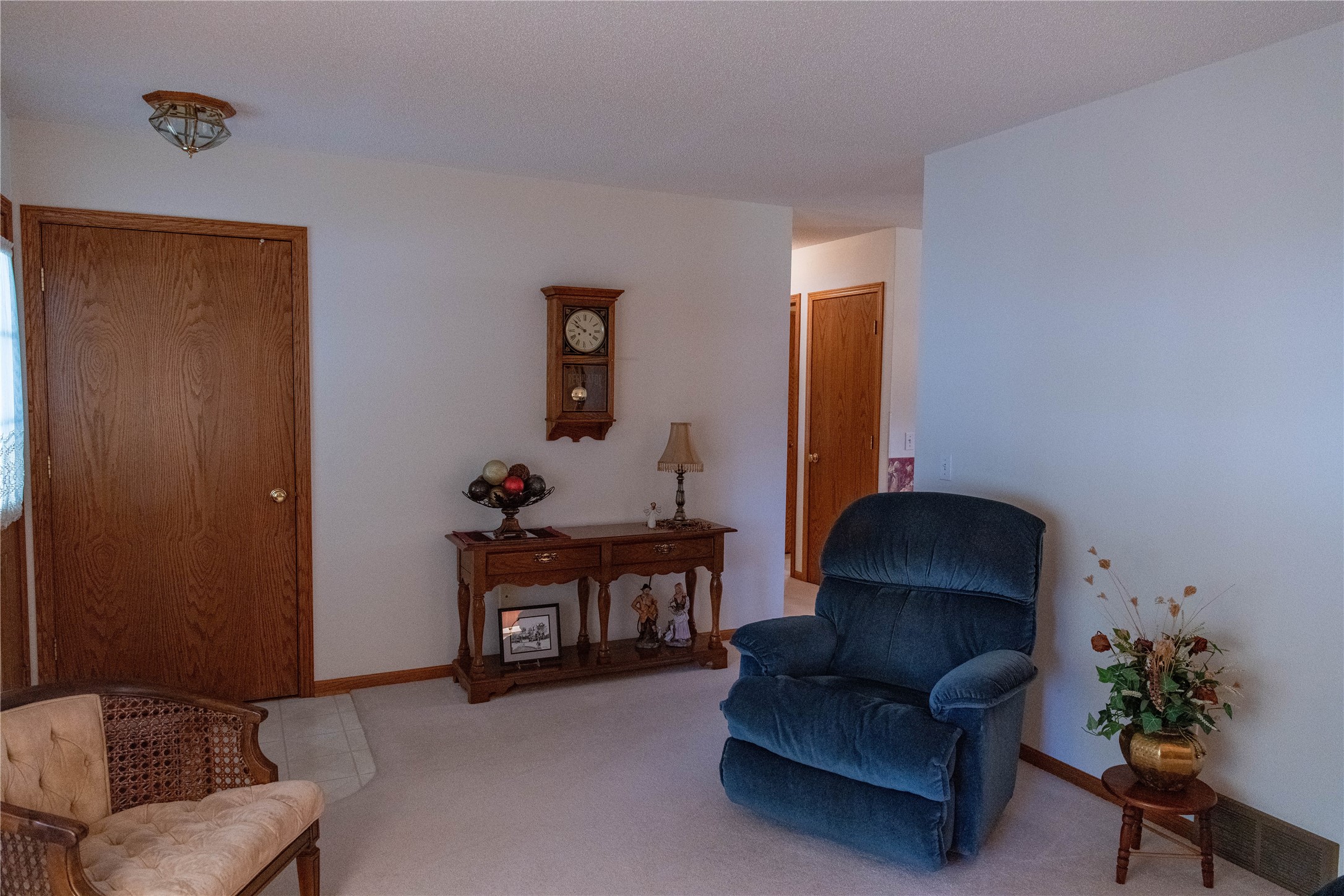 1106 E 7th Street Property Photo 4