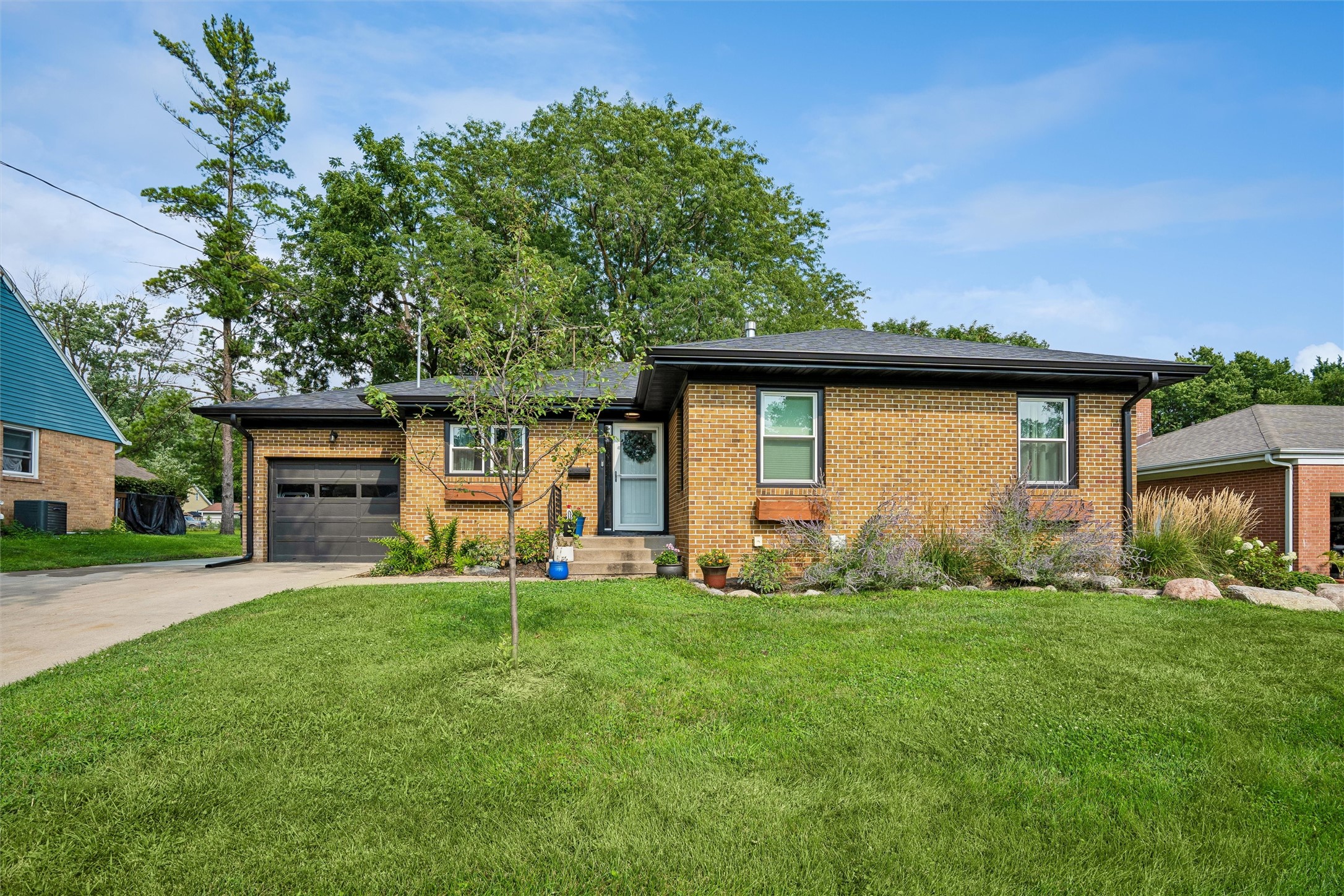 917 14th Street Property Photo 1