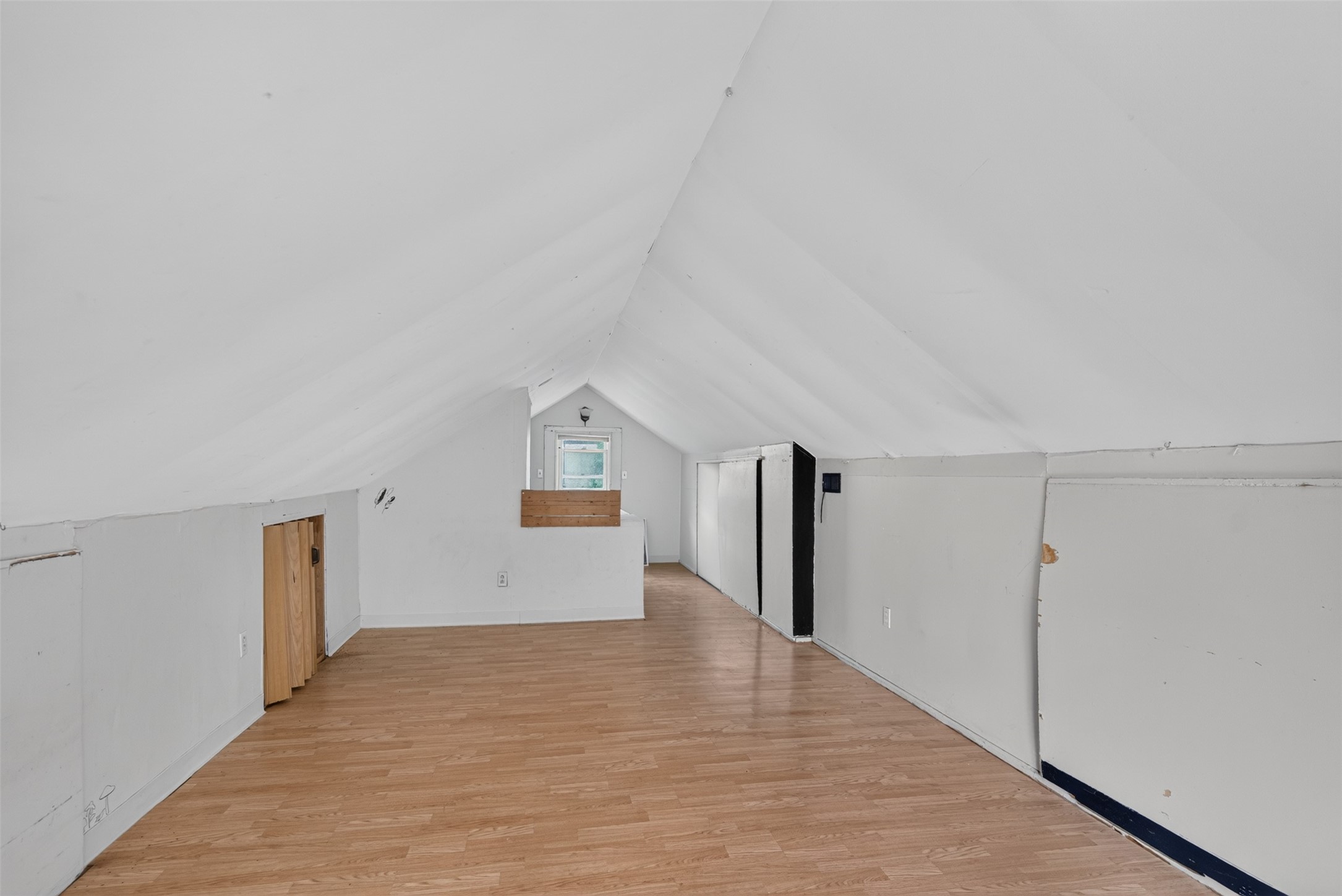 1111 Grand Avenue Property Photo 10