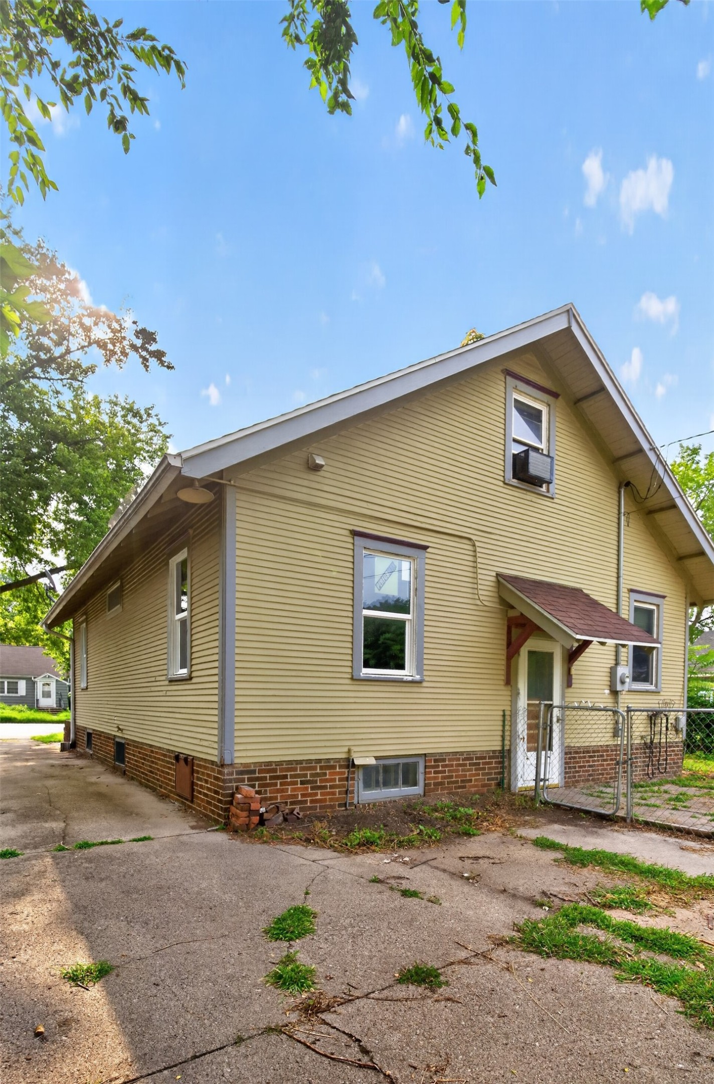 1111 Grand Avenue Property Photo 11
