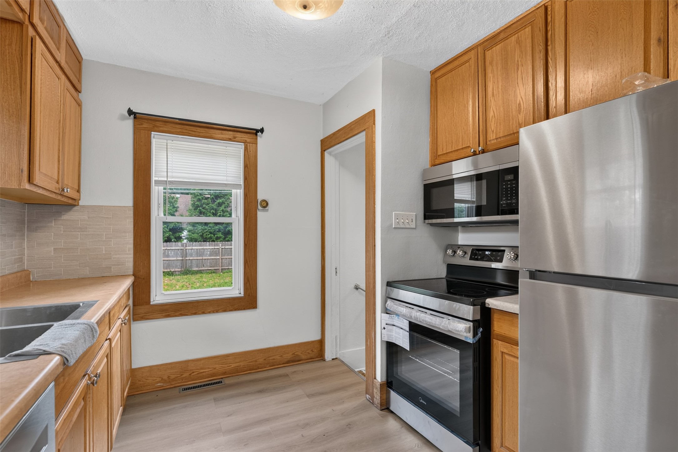 1111 Grand Avenue Property Photo 13