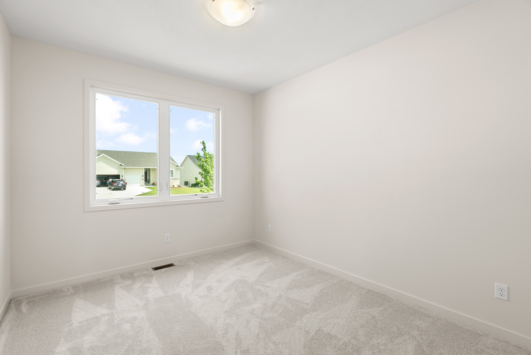 4668 180th Street Property Photo 16