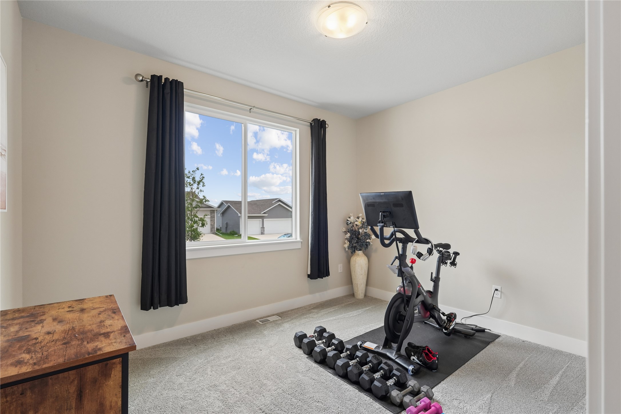 2945 Primrose Lane Property Photo 4
