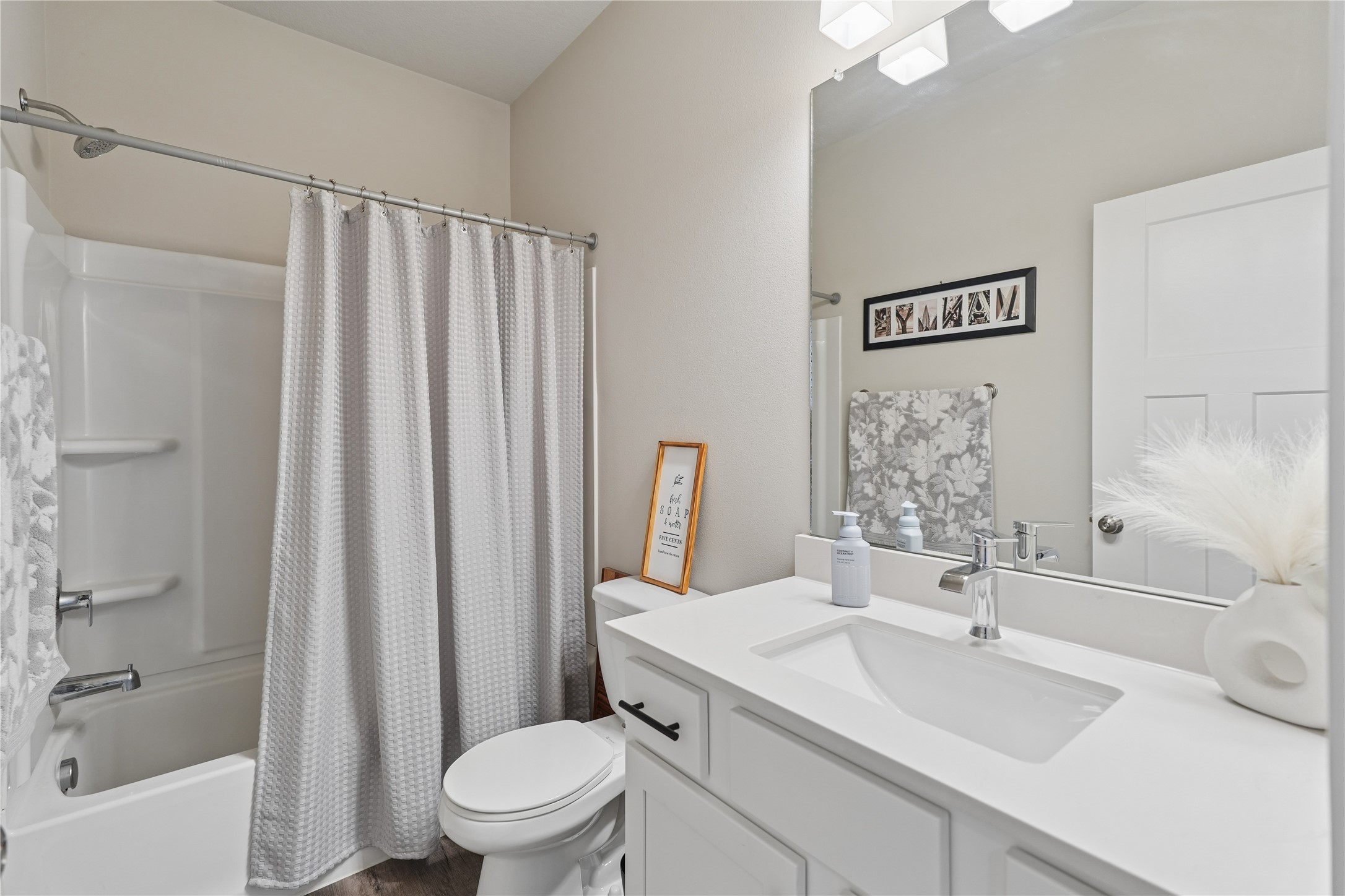 2945 Primrose Lane Property Photo 5