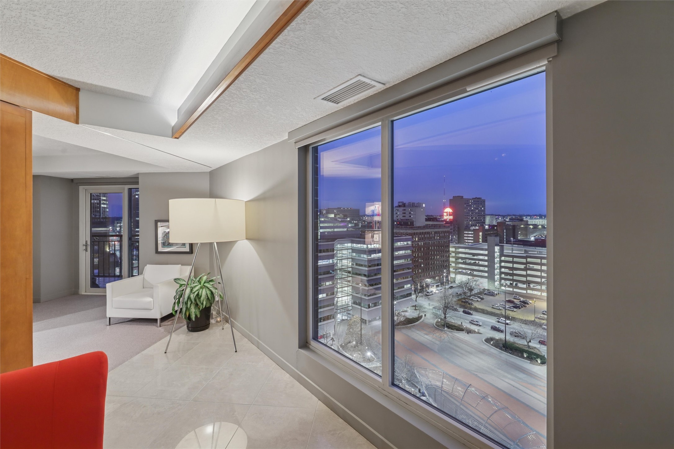 300 Walnut Street 1509 Property Photo 4