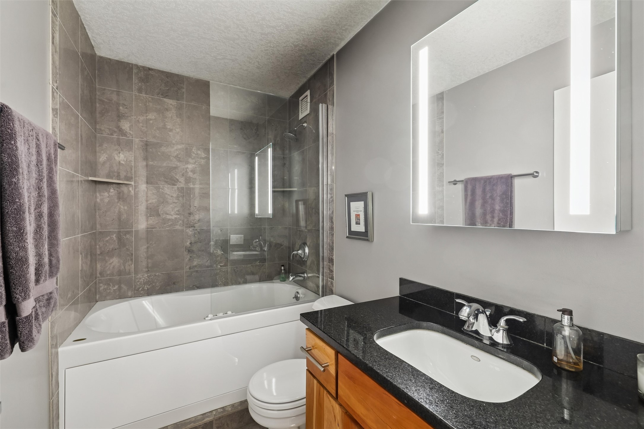 300 Walnut Street 1509 Property Photo 21