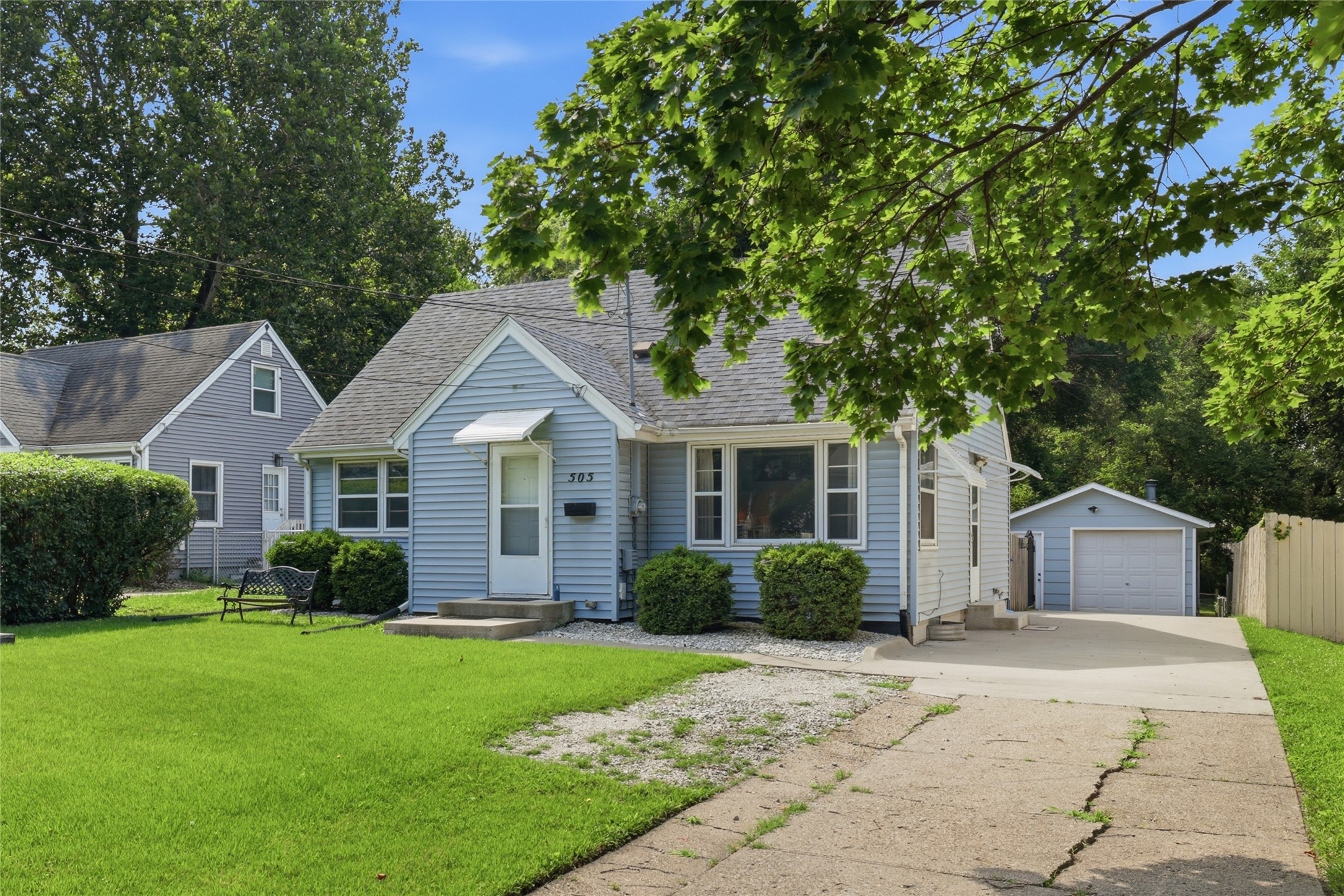 505 E Holcomb Avenue Property Photo 1