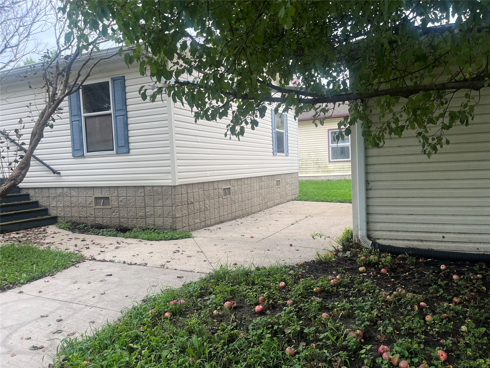 255 N Chestnut Avenue Property Photo 2