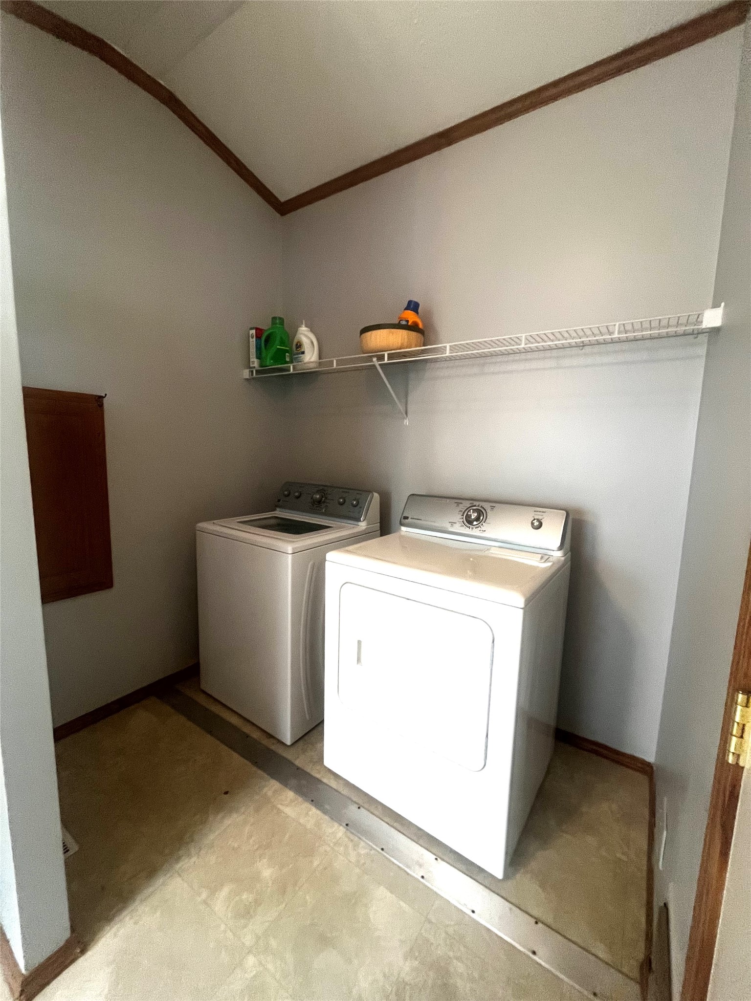 255 N Chestnut Avenue Property Photo 7