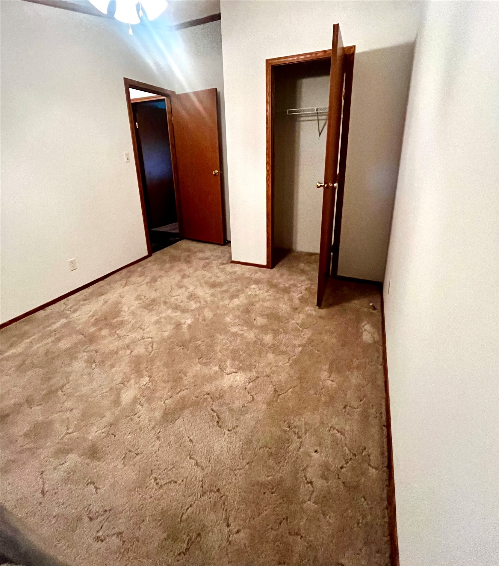 255 N Chestnut Avenue Property Photo 8