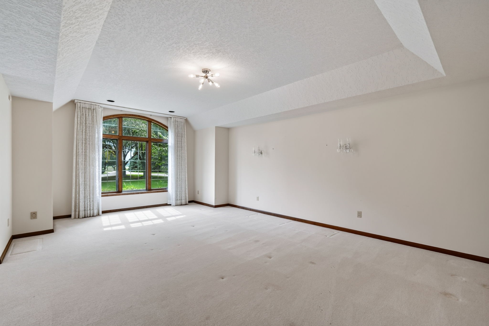 35849 Tabor Court Property Photo 6