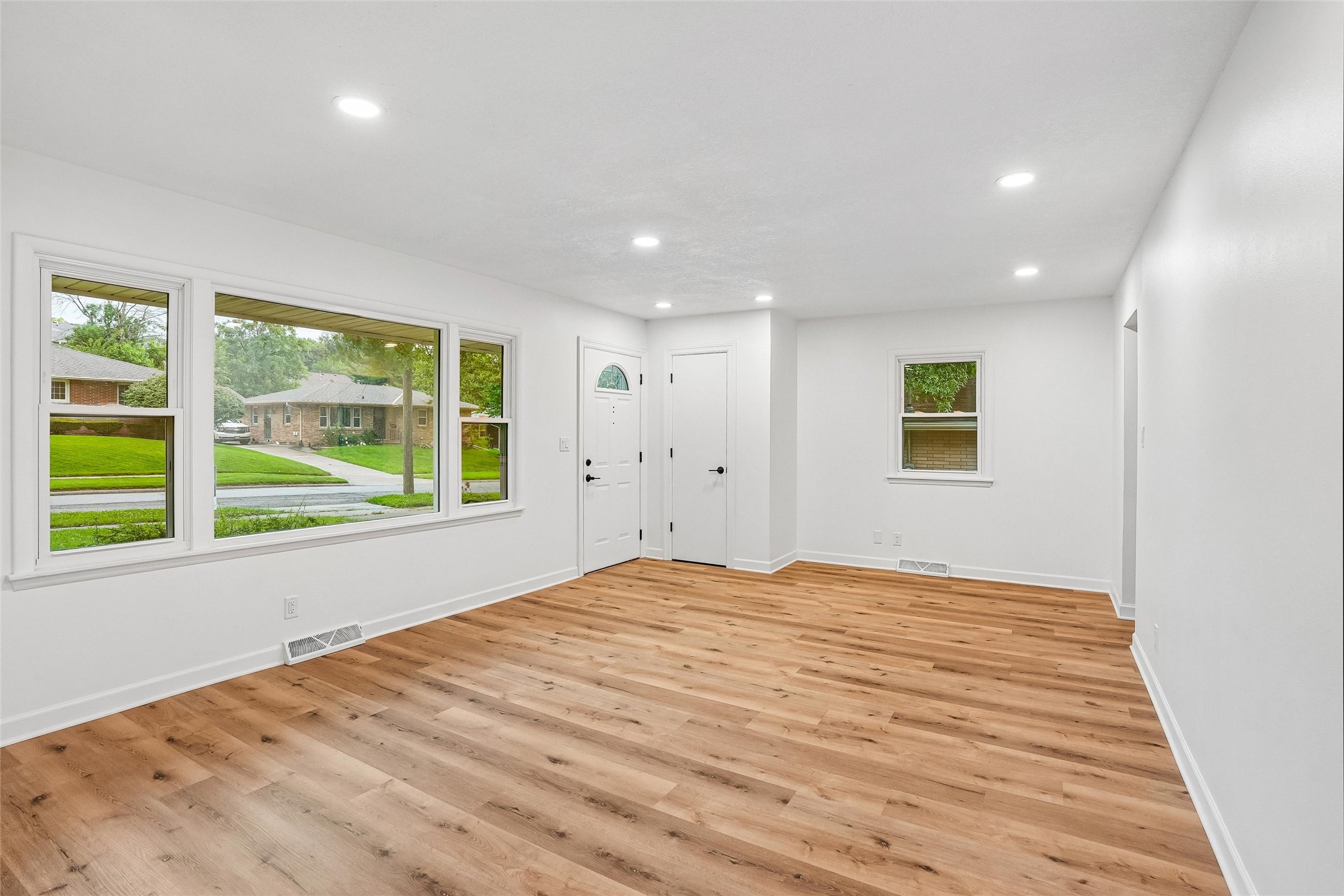 3214 Fairlane Drive Property Photo 3