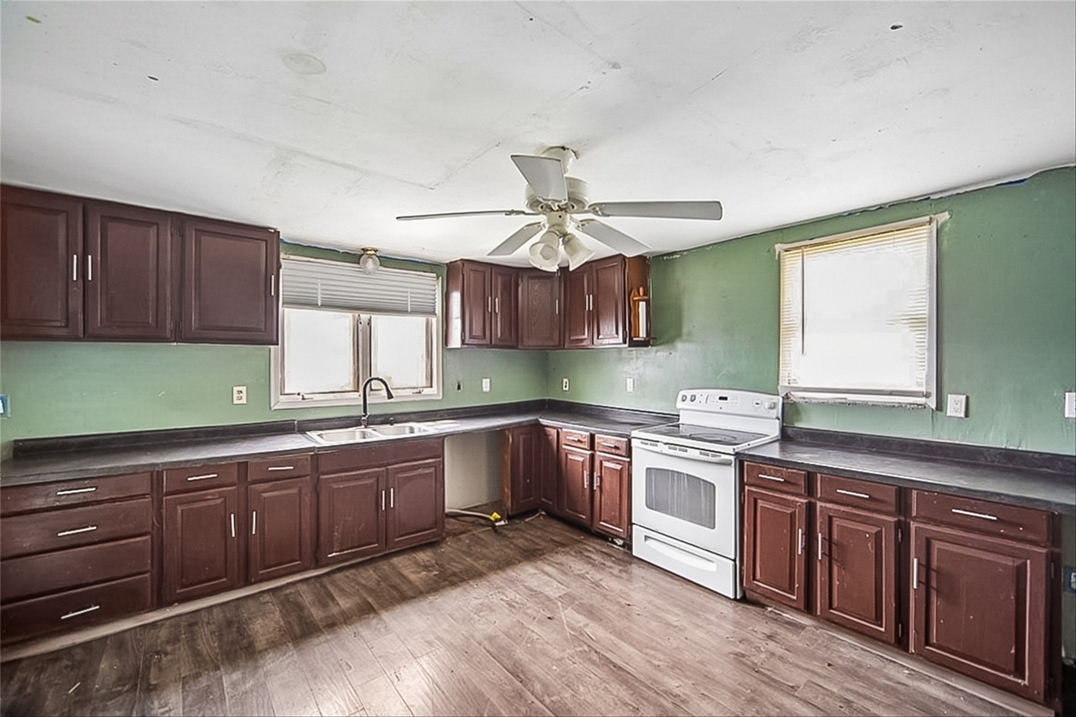513 2nd Street Property Photo 4