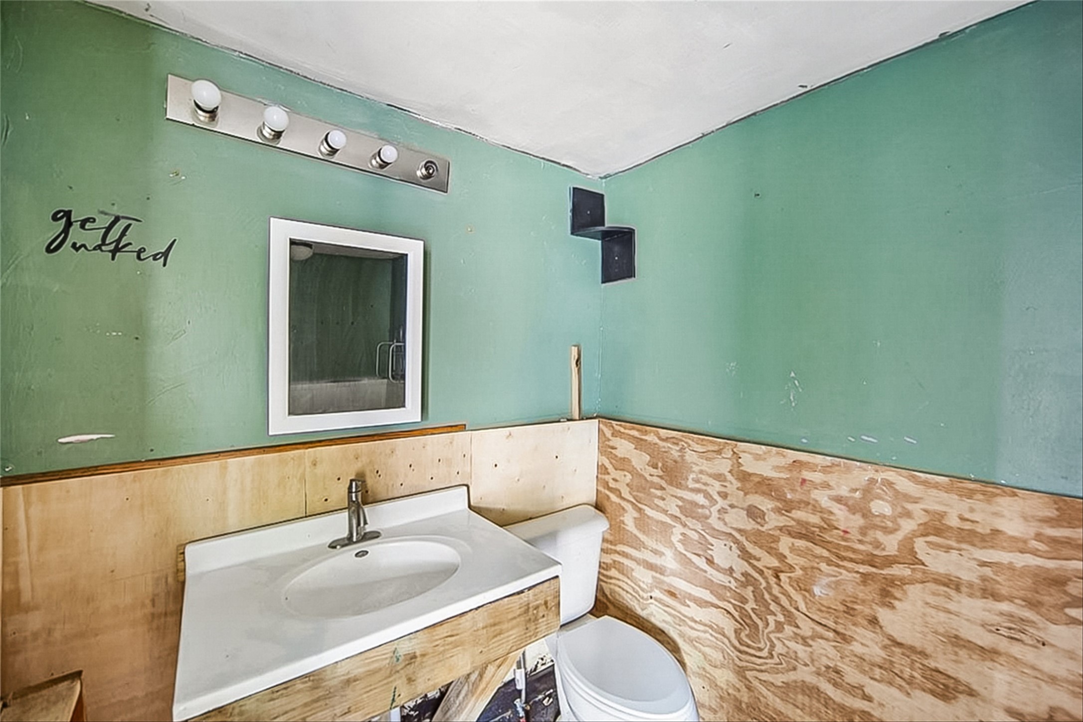 513 2nd Street Property Photo 8