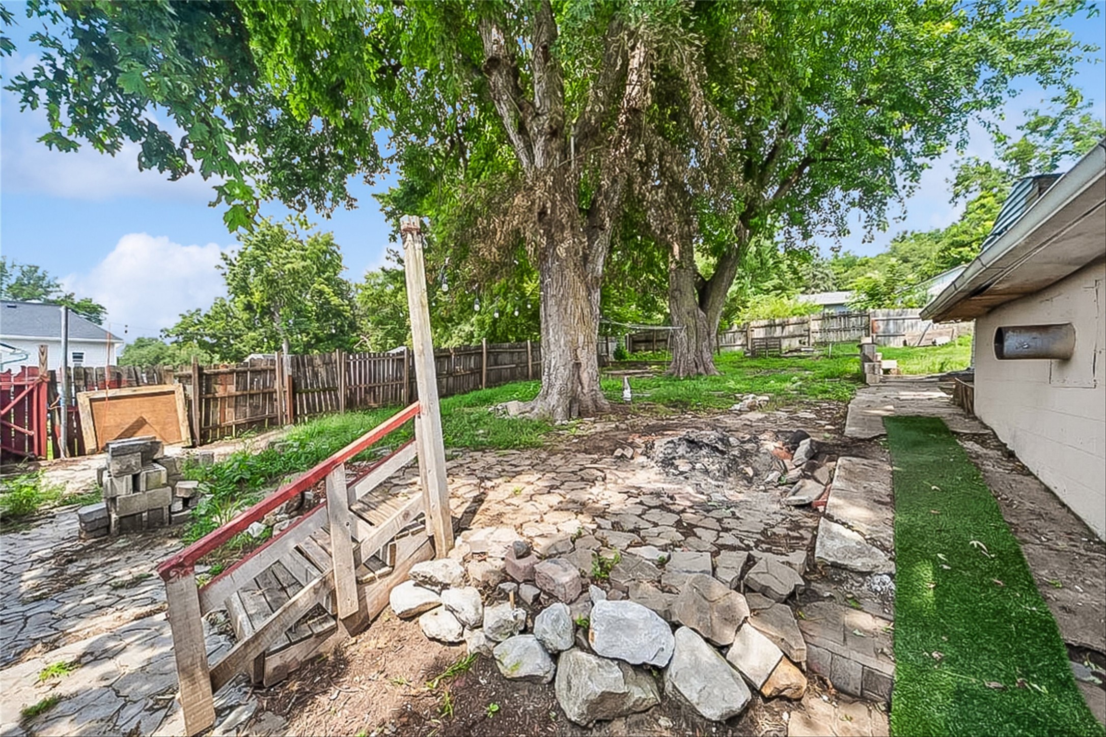 513 2nd Street Property Photo 14