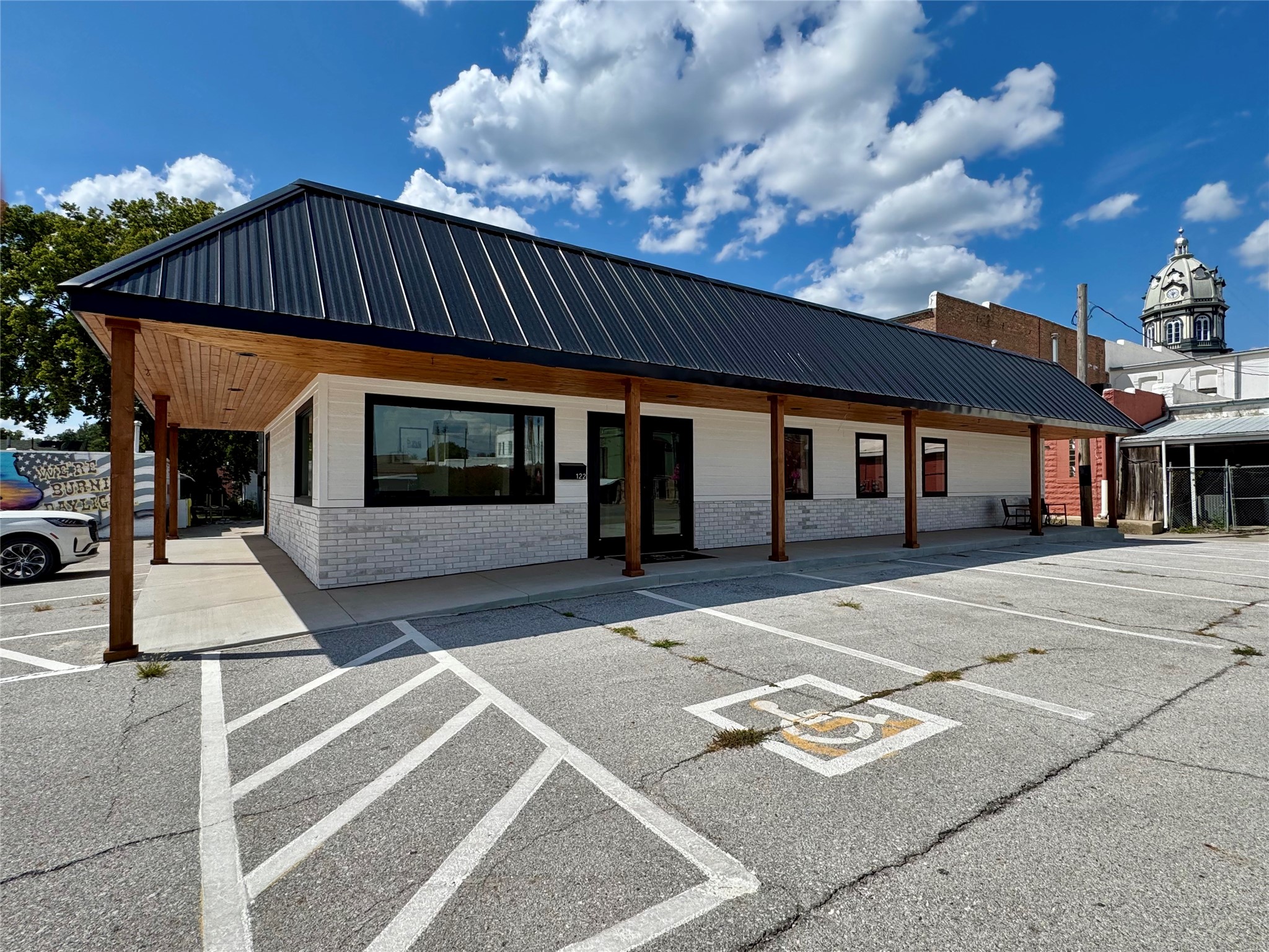 122 S John Wayne Drive