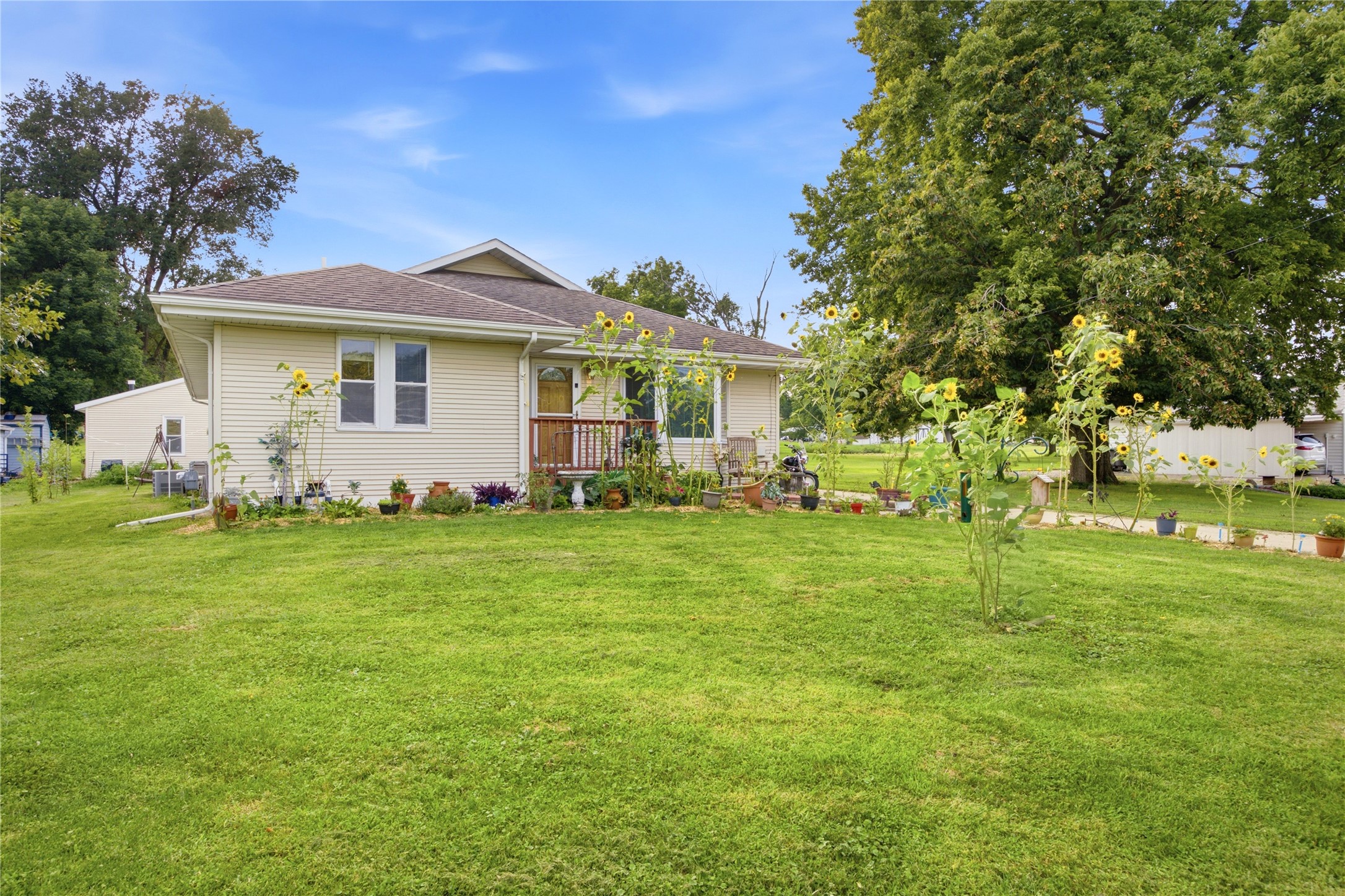 4120 Colfax Avenue Property Photo 2