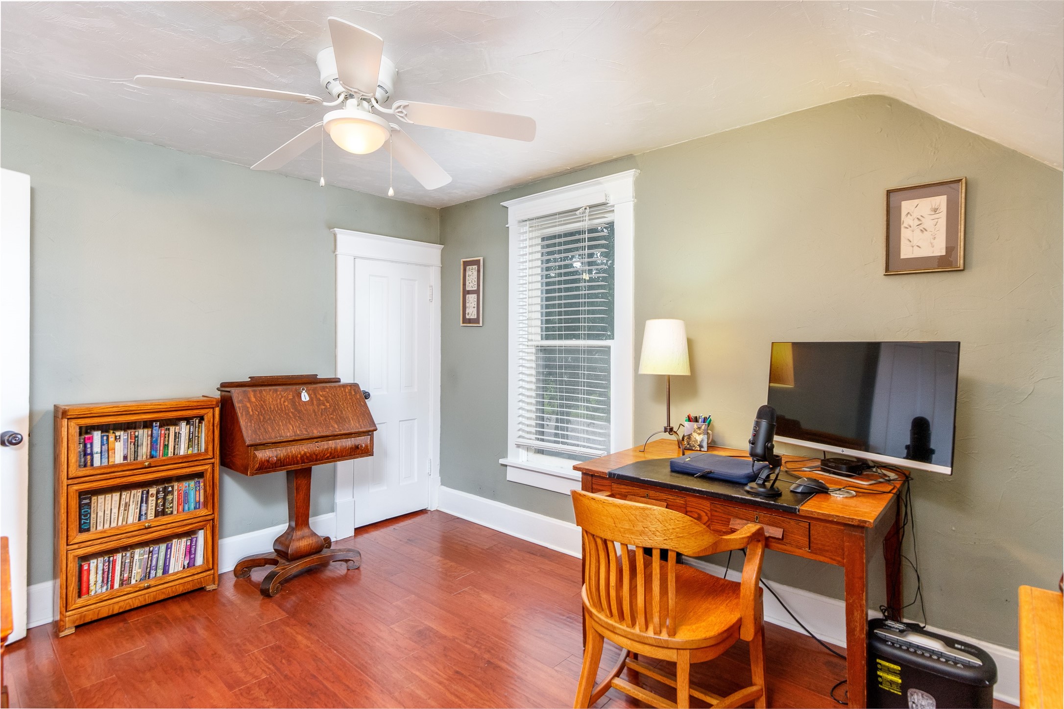 1203 Burnett Avenue Property Photo 18