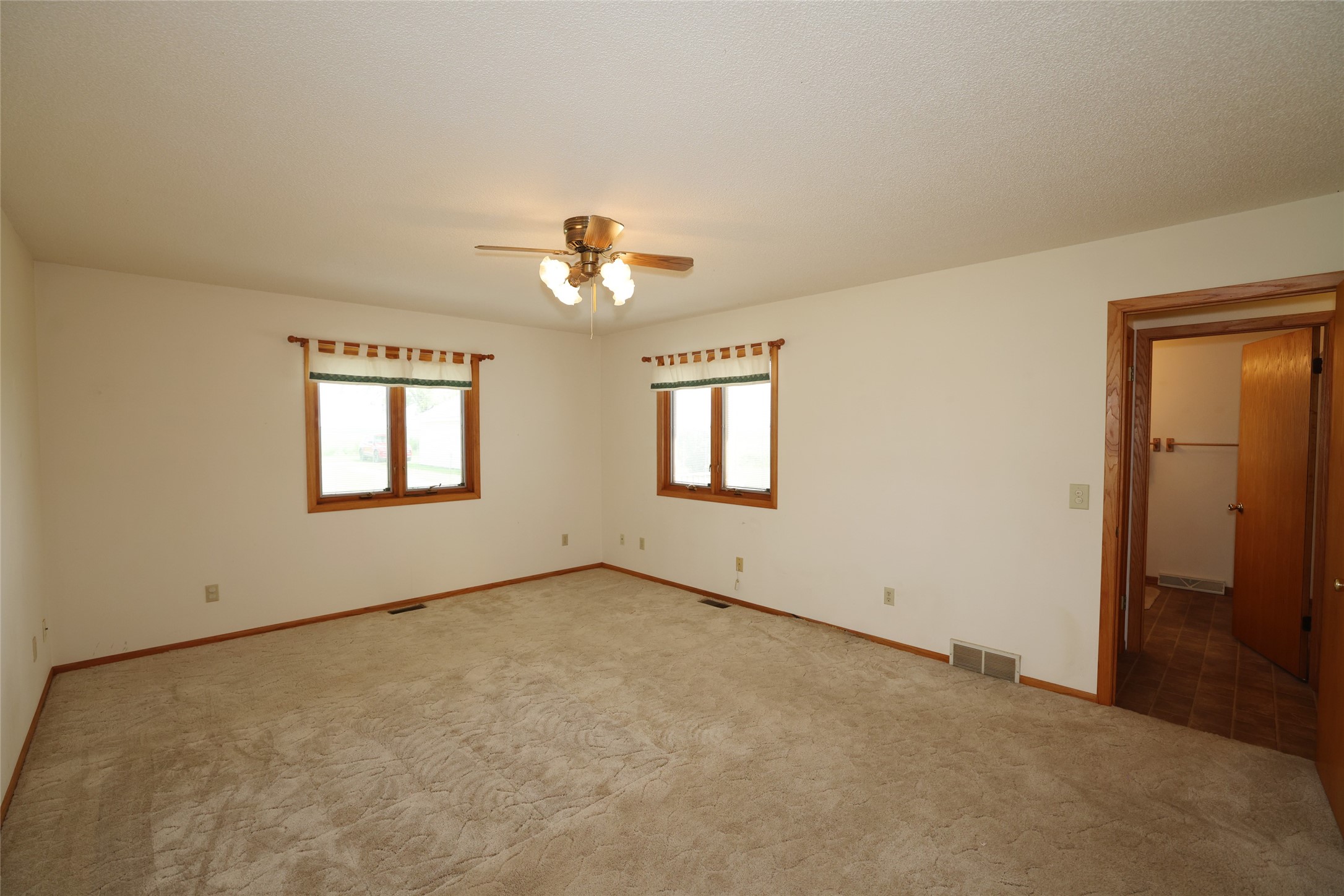 2050 S Ave Avenue Property Photo 25